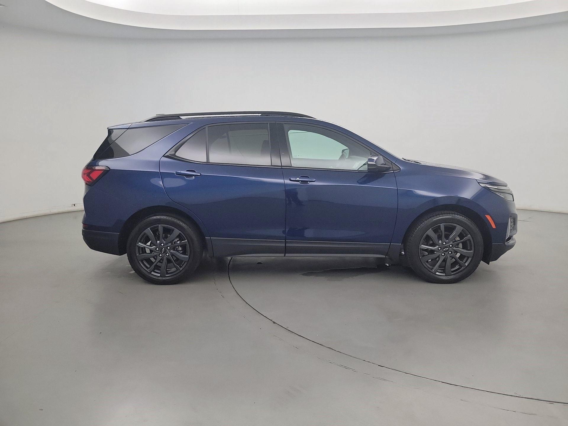 Thumbnail: 2022 Chevrolet Equinox - 4