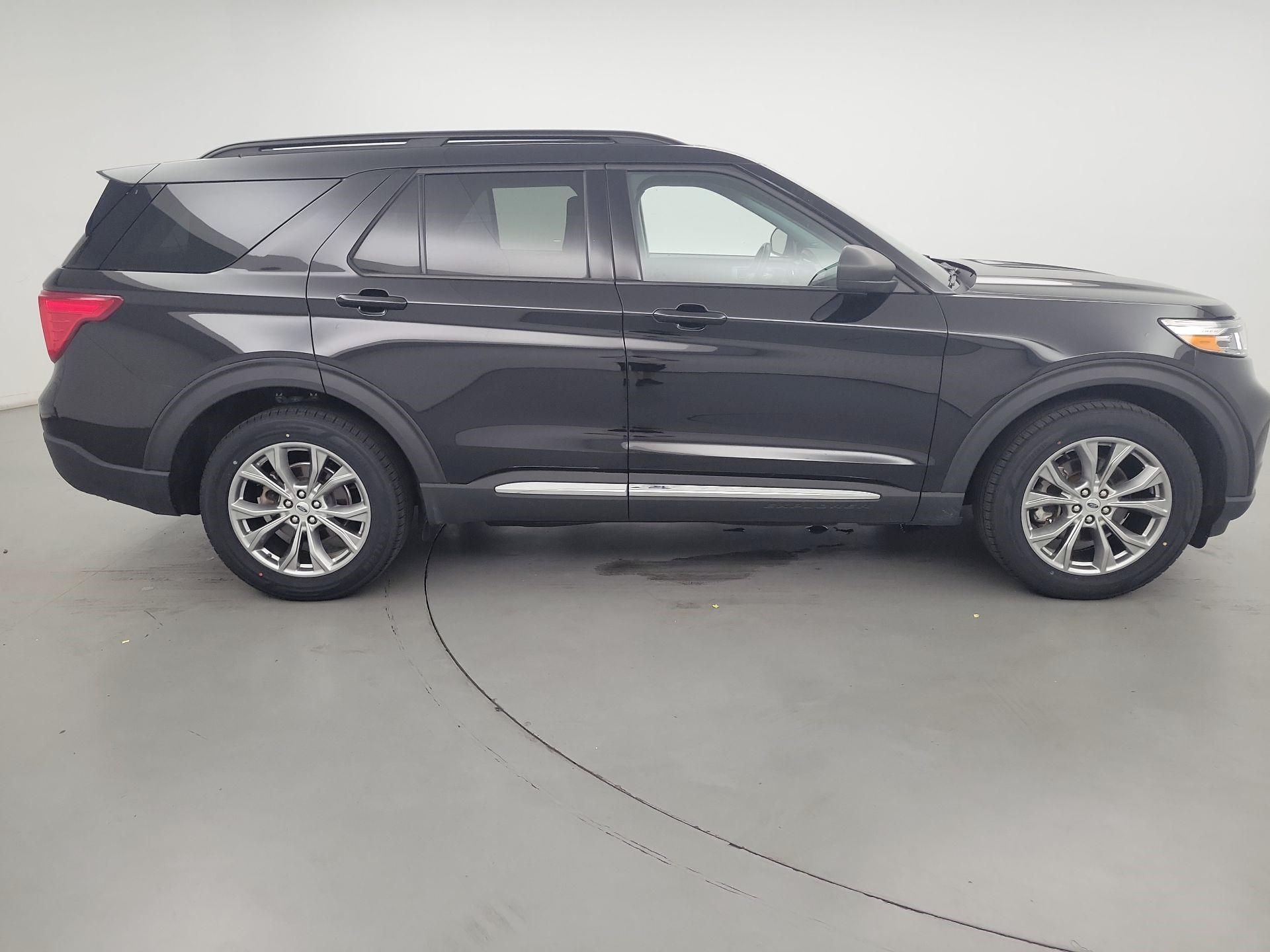 Thumbnail: 2022 Ford Explorer - 4