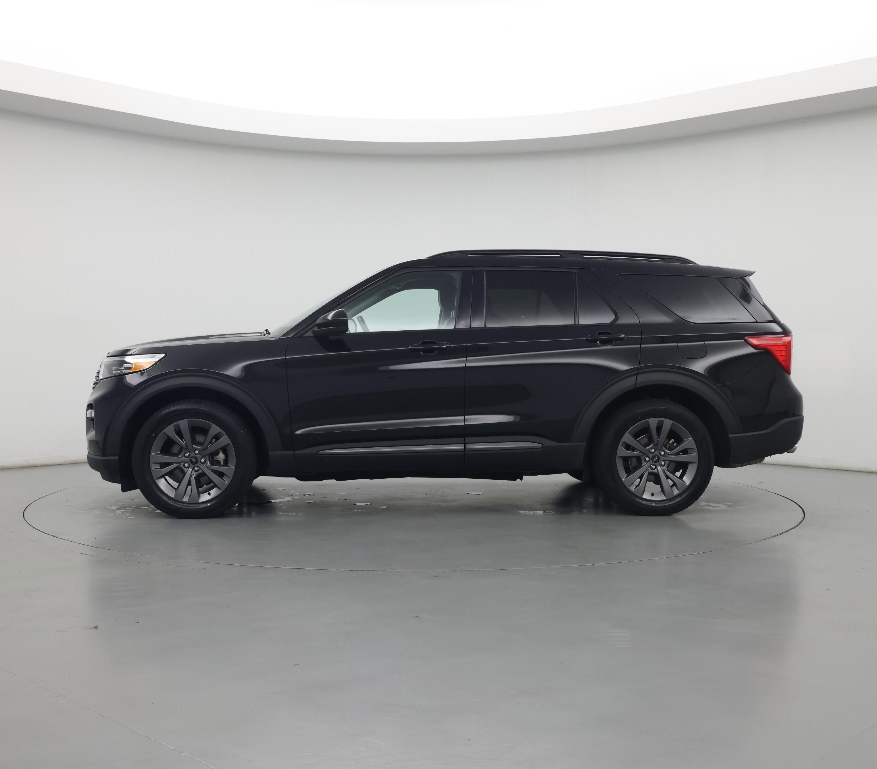 Thumbnail: 2022 Ford Explorer - 3