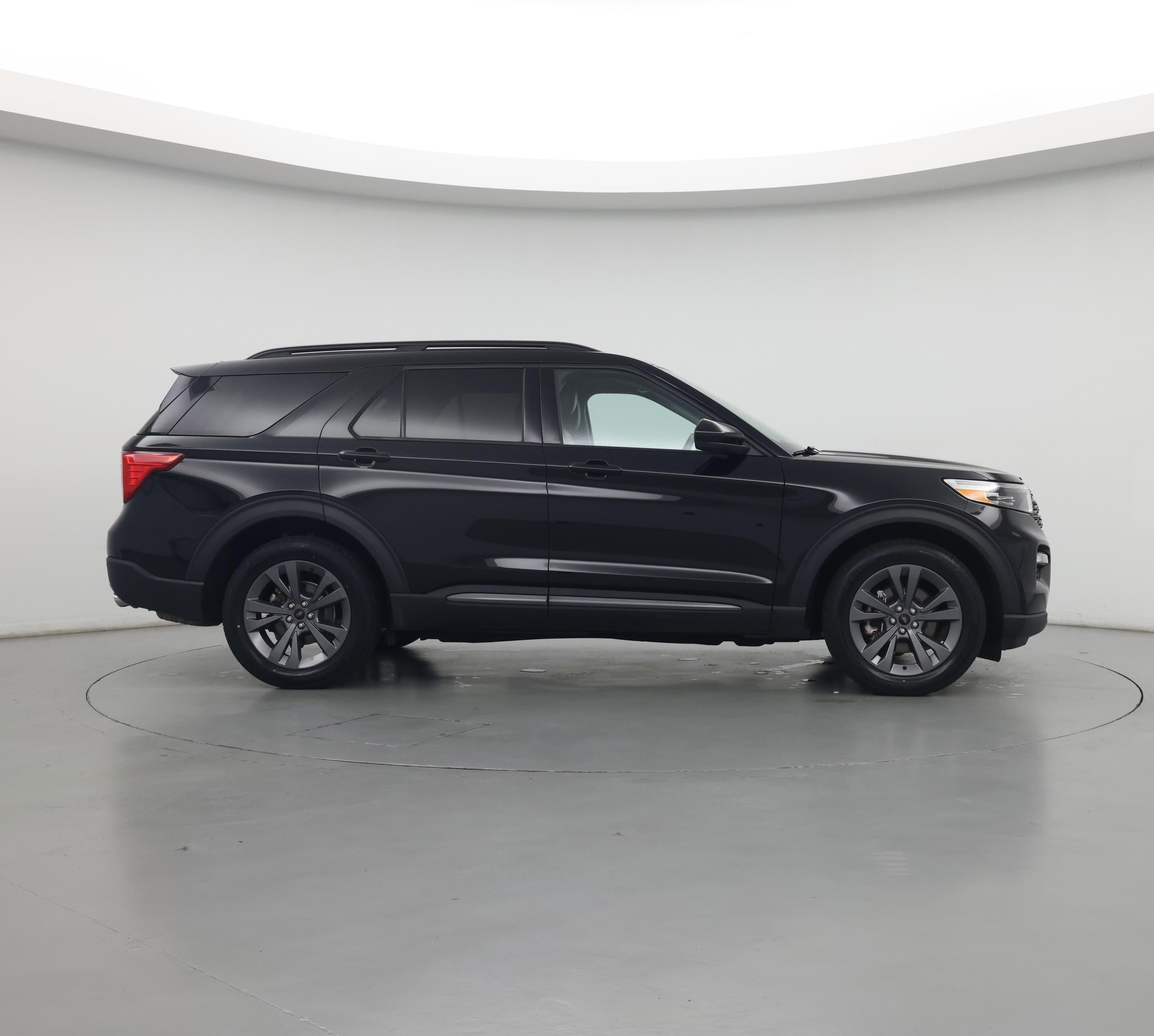 Thumbnail: 2022 Ford Explorer - 7