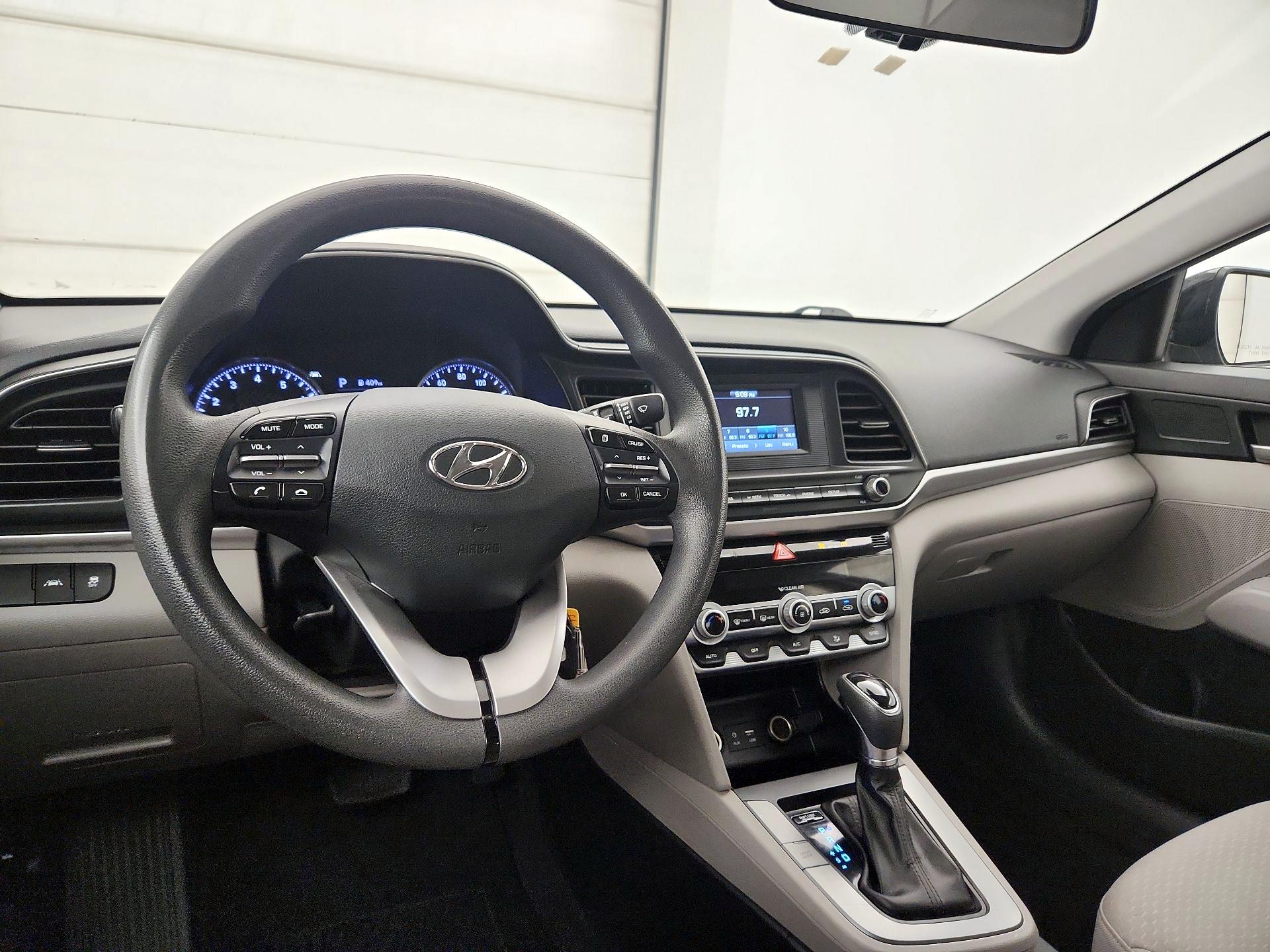 Thumbnail: 2020 Hyundai Elantra - 9