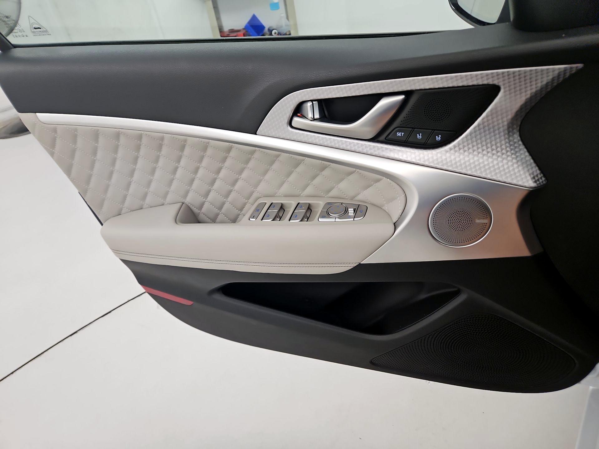 Thumbnail: 2023 Genesis G70 - 12