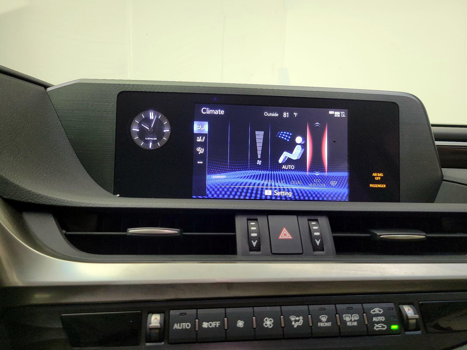 Thumbnail: 2021 Lexus ES - 16
