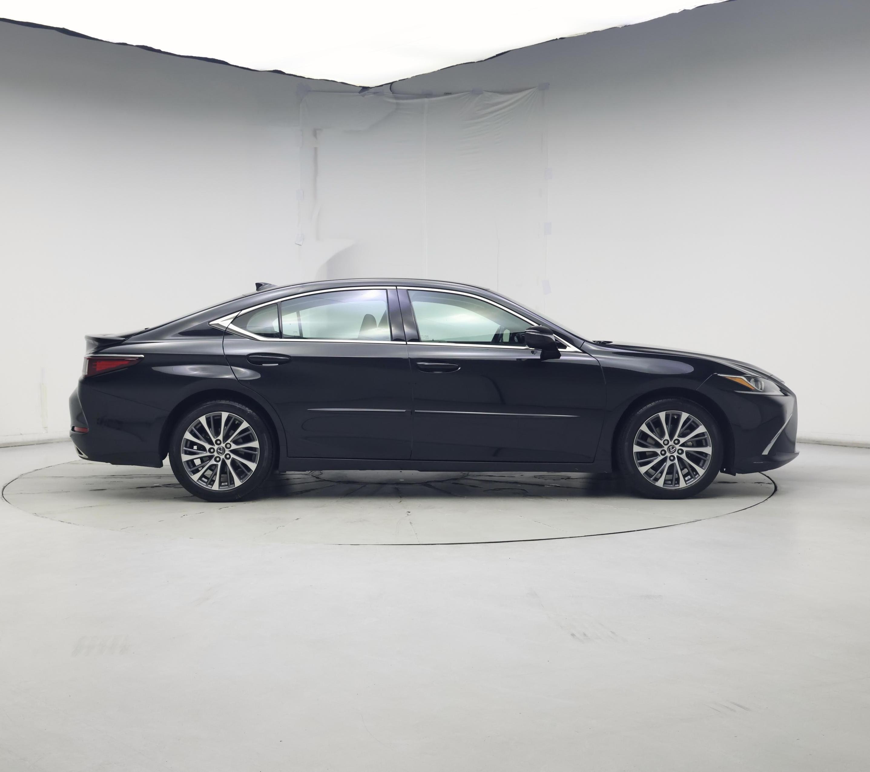 Thumbnail: 2021 Lexus ES - 7