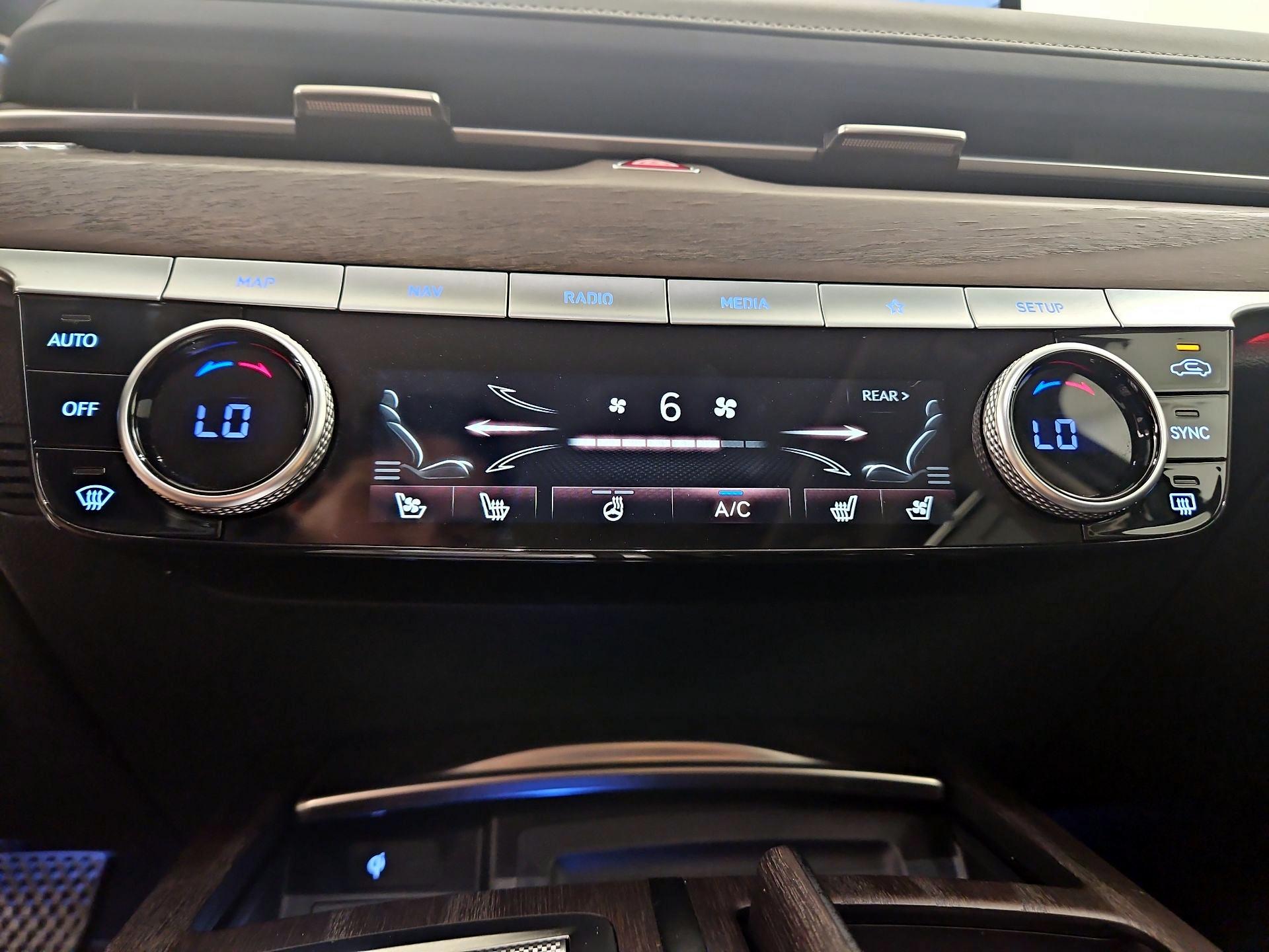 Thumbnail: 2022 Genesis G80 - 17