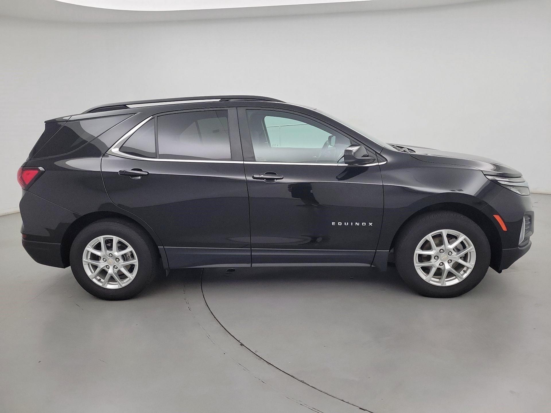 Thumbnail: 2022 Chevrolet Equinox - 4