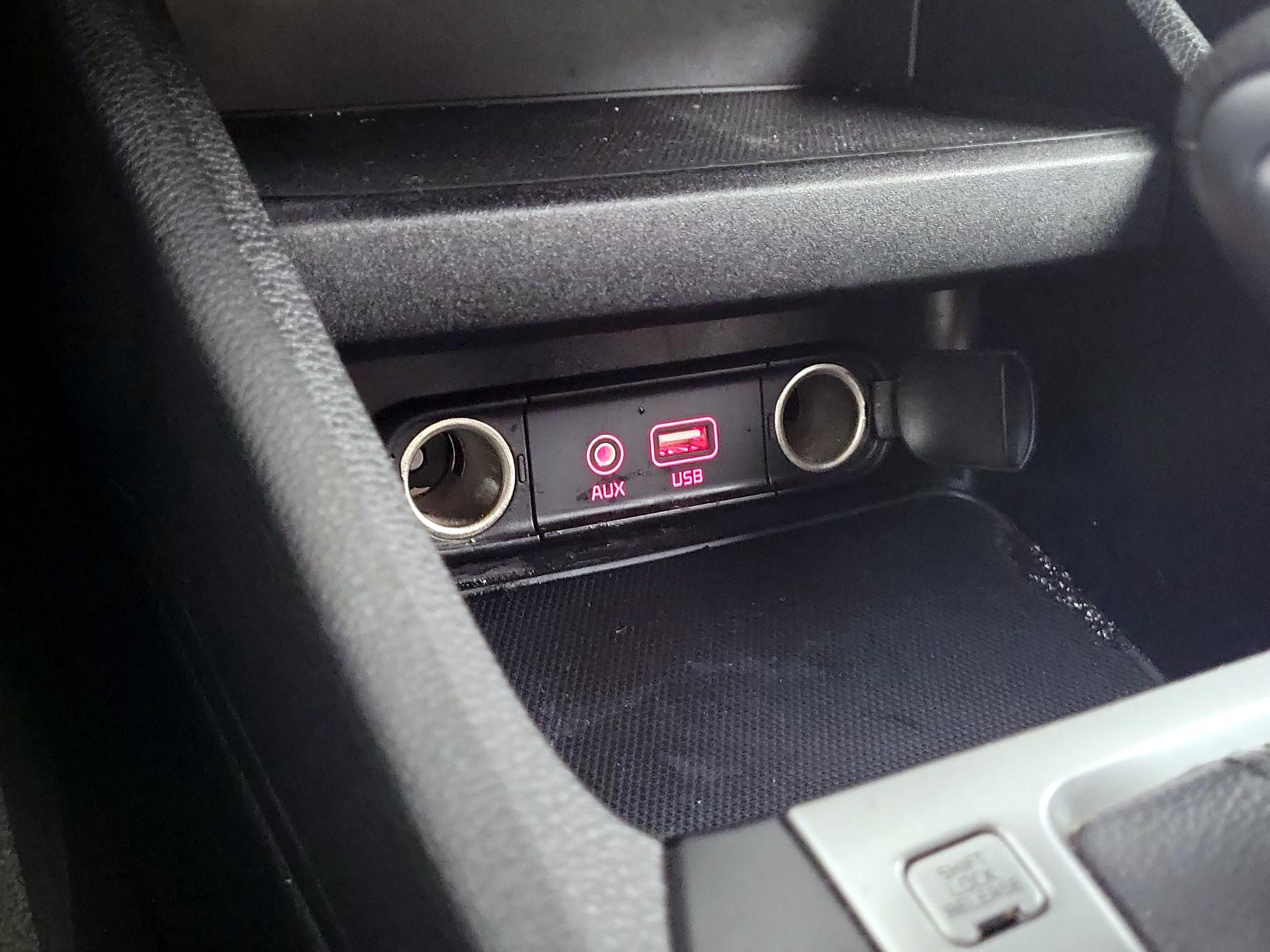 Thumbnail: 2020 Kia Forte - 16