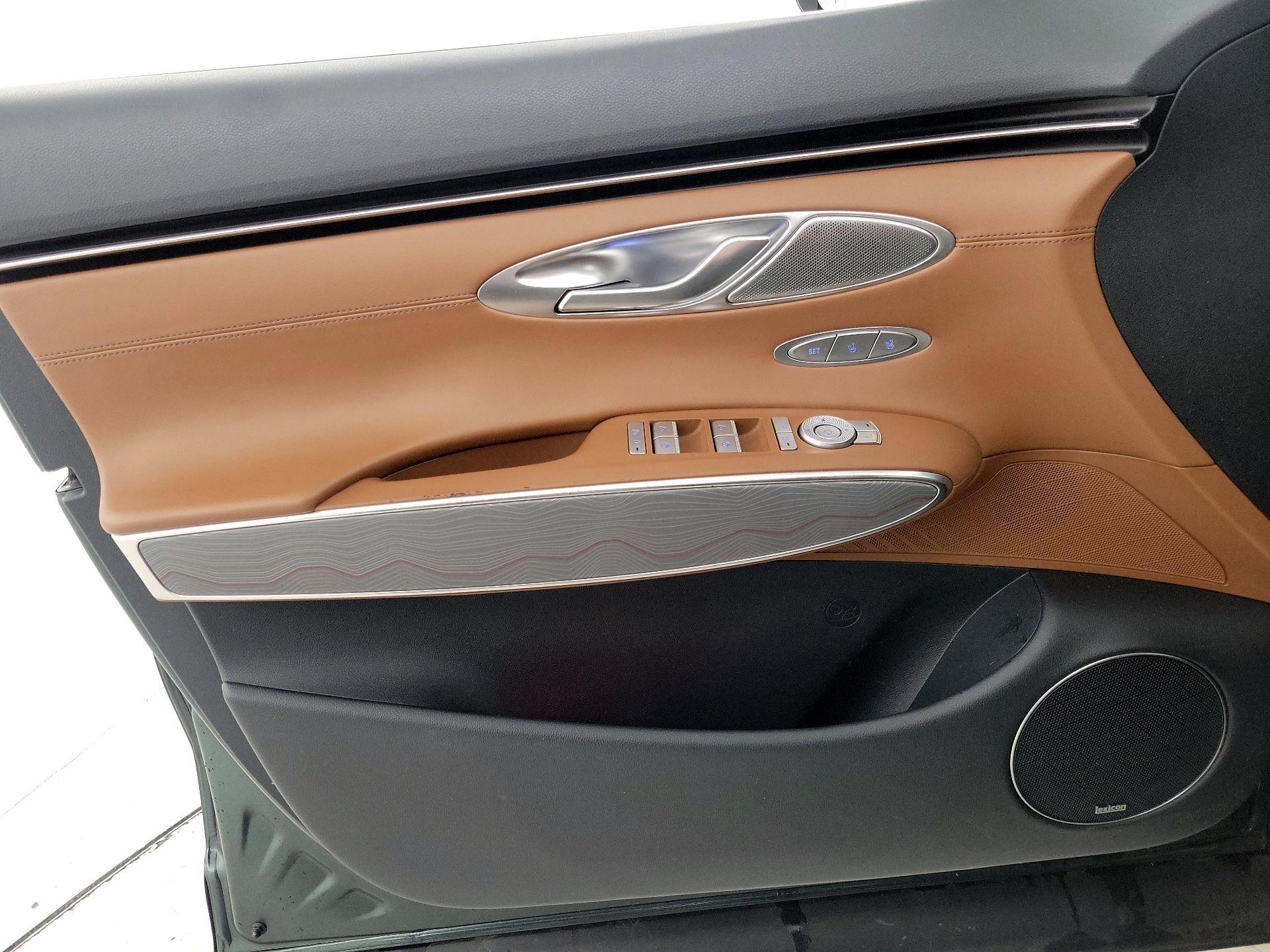 Thumbnail: 2022 Genesis GV70 - 12