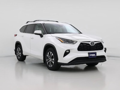 White 2021 Toyota Highlander XLE