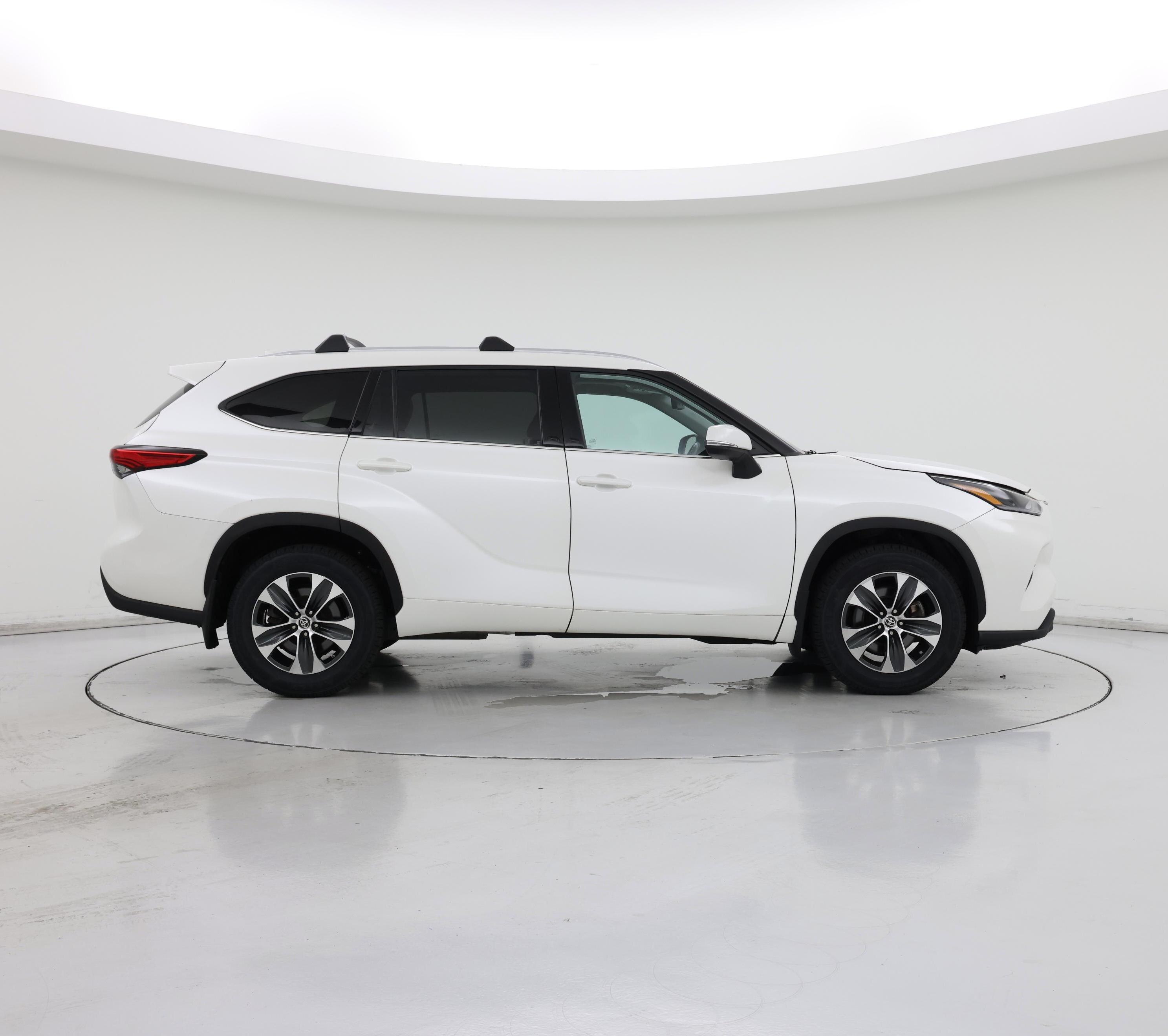 Thumbnail: 2021 Toyota Highlander - 7