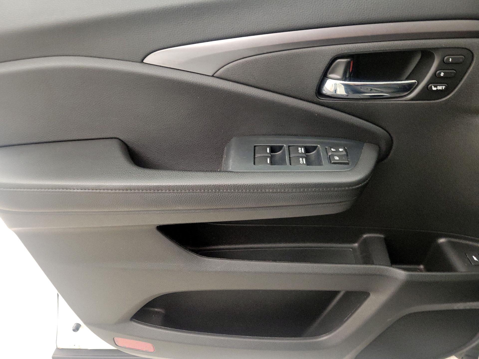 Thumbnail: 2022 Honda Pilot - 12