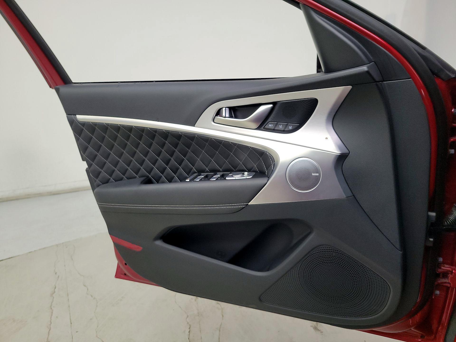 Thumbnail: 2020 Genesis G70 - 12