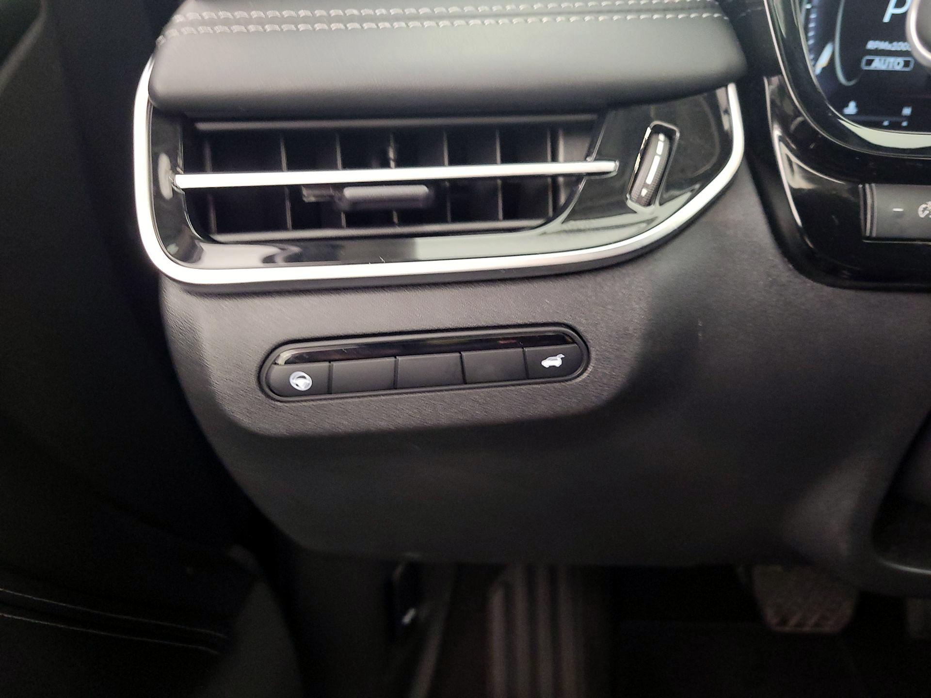 Thumbnail: 2023 INFINITI QX60 - 13