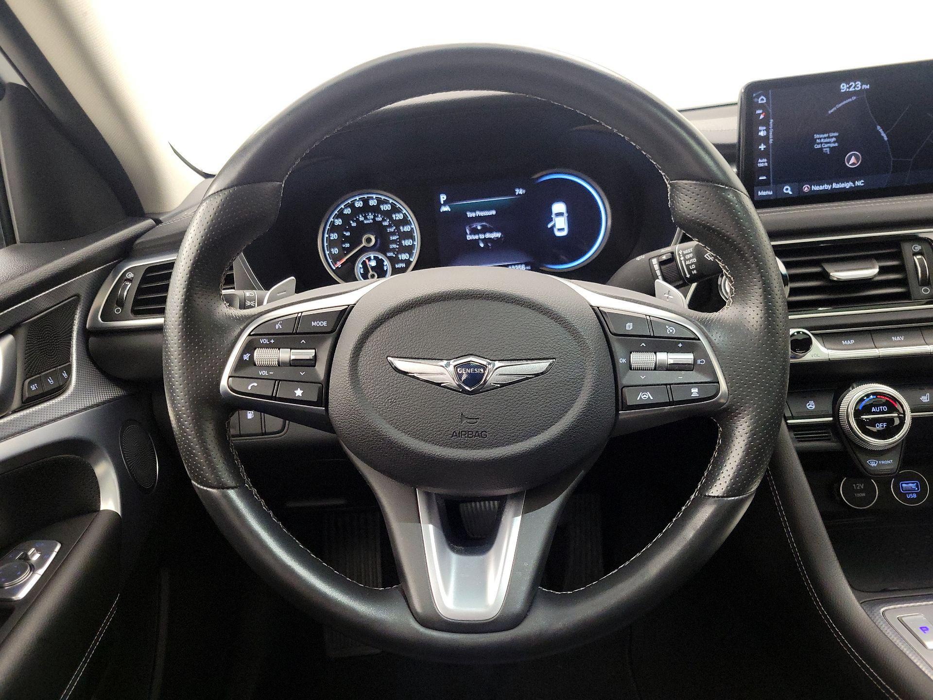 Thumbnail: 2022 Genesis G70 - 10
