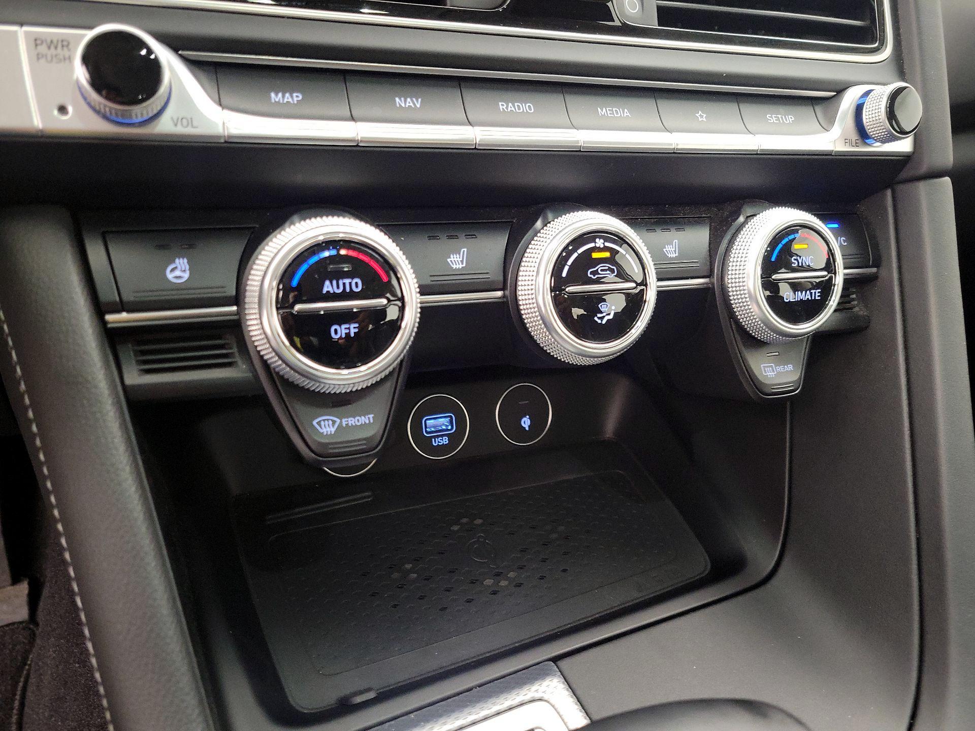 Thumbnail: 2022 Genesis G70 - 17