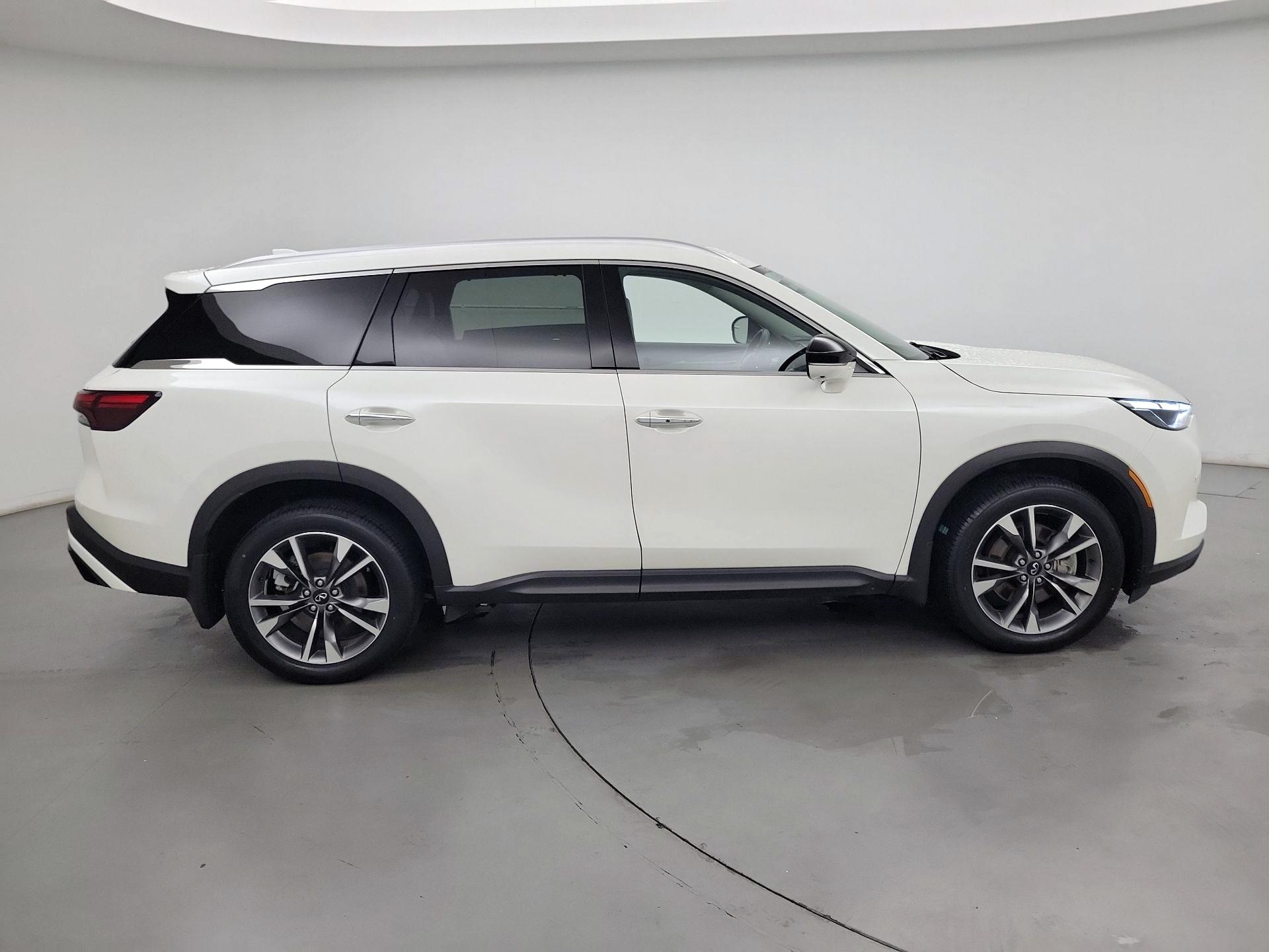 Thumbnail: 2023 INFINITI QX60 - 4