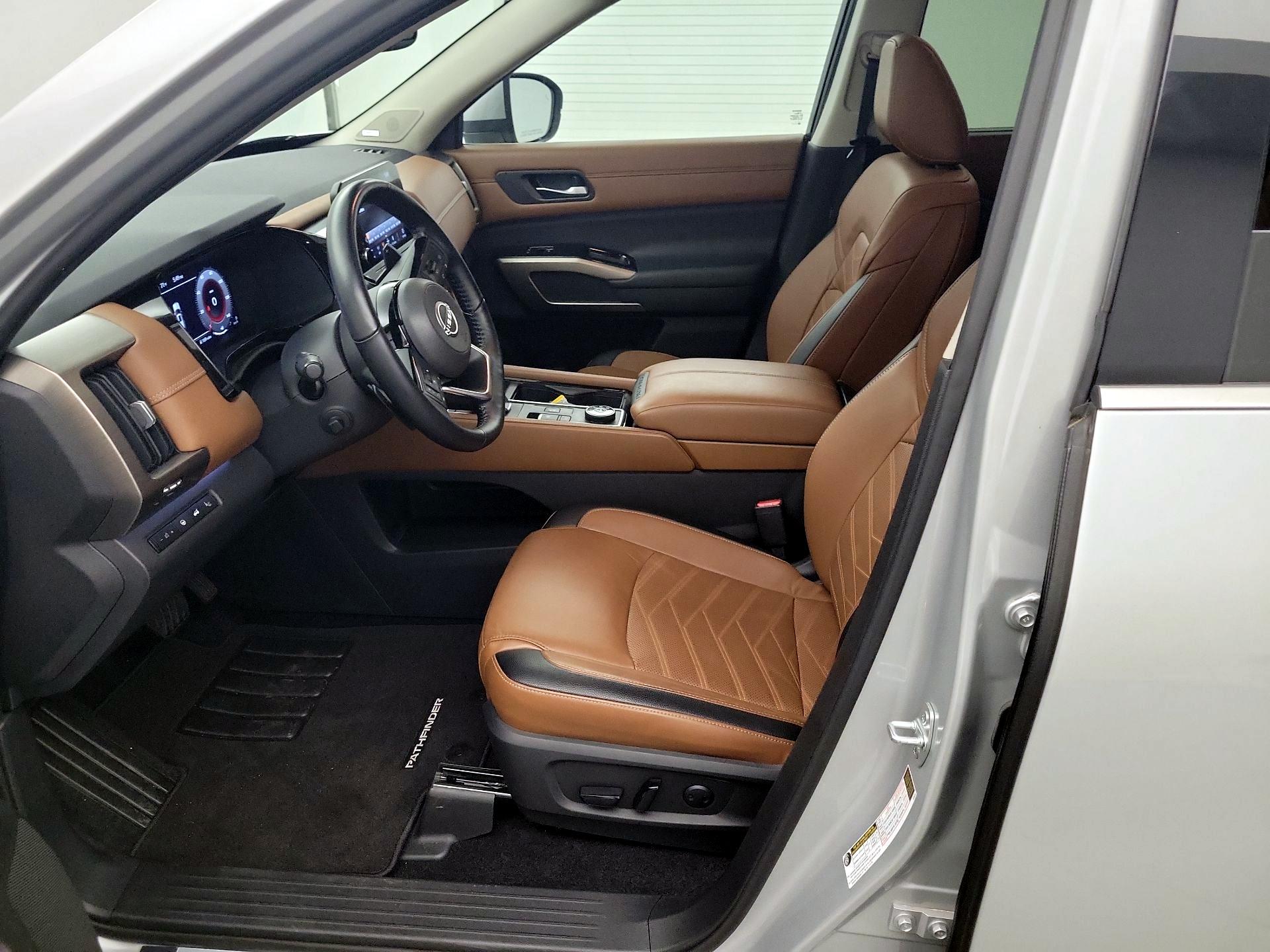 Thumbnail: 2022 Nissan Pathfinder - 9