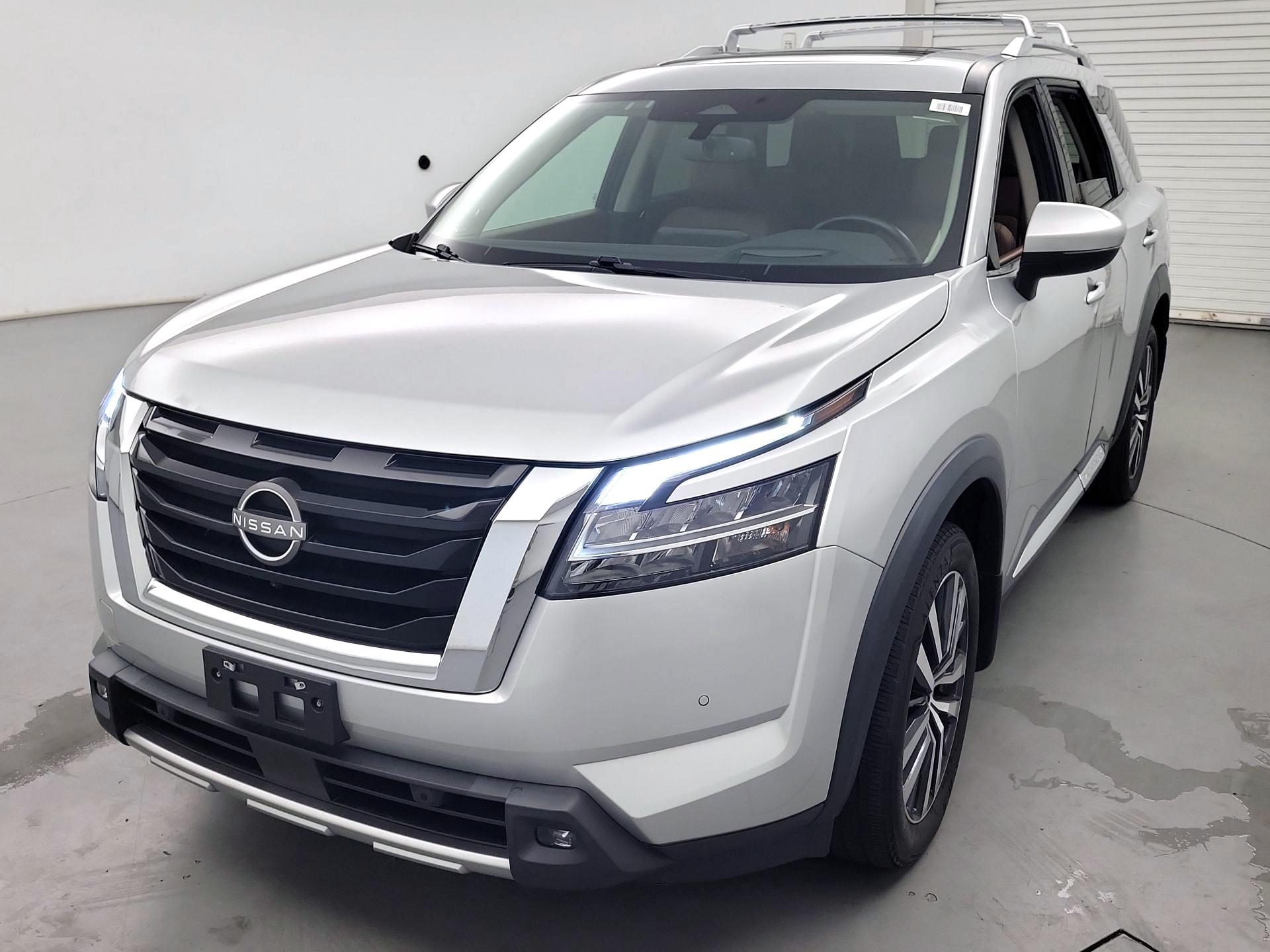 Thumbnail: 2022 Nissan Pathfinder - 3