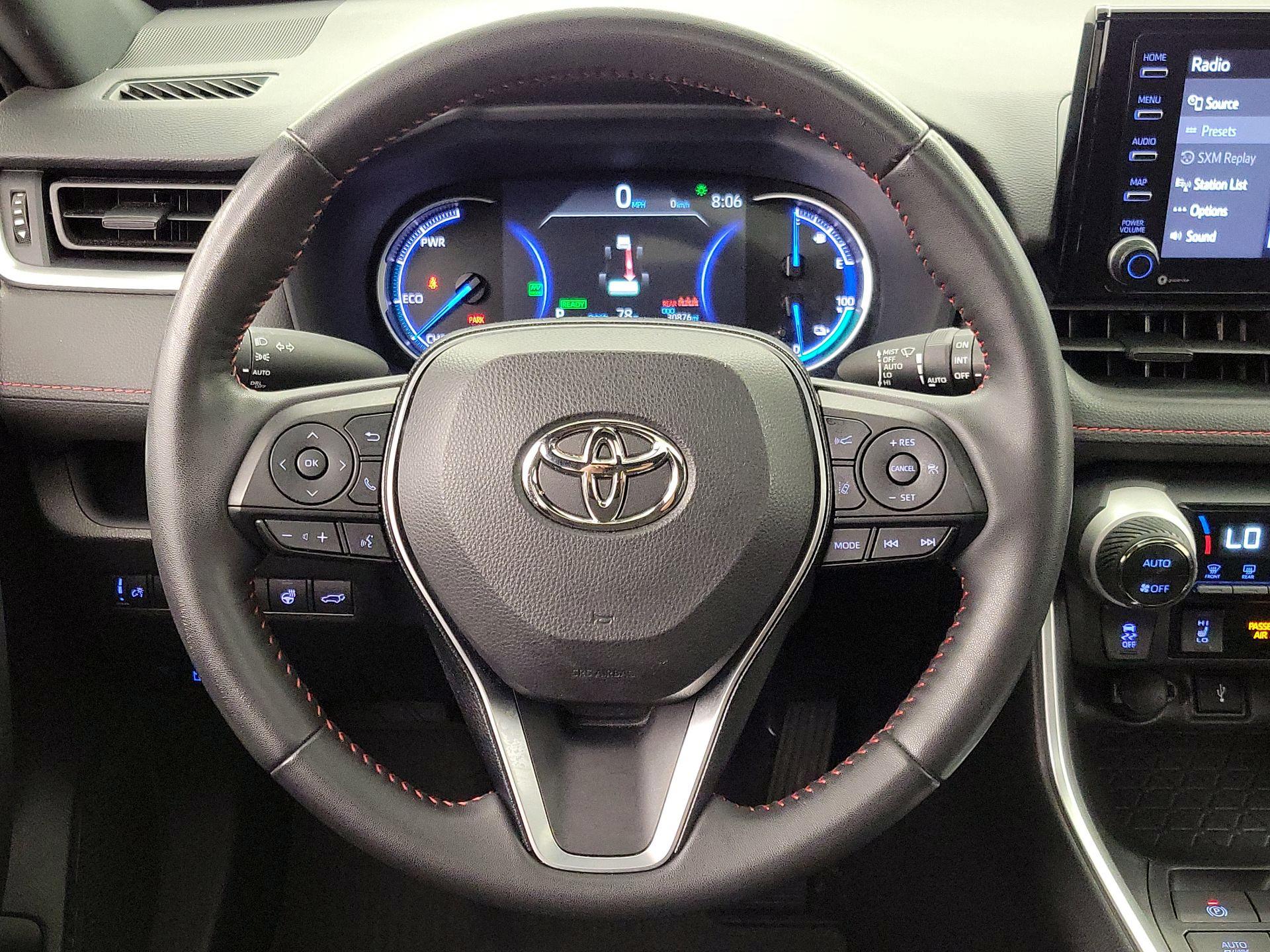 Thumbnail: 2022 Toyota RAV4 - 10