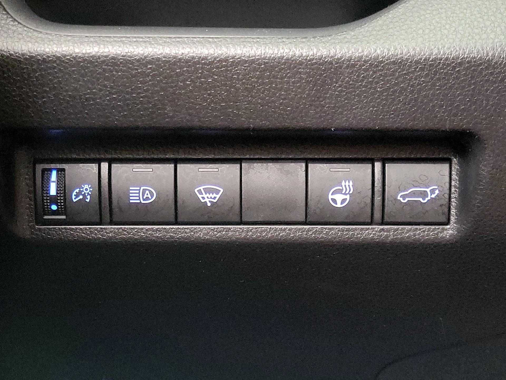 Thumbnail: 2022 Toyota RAV4 - 13