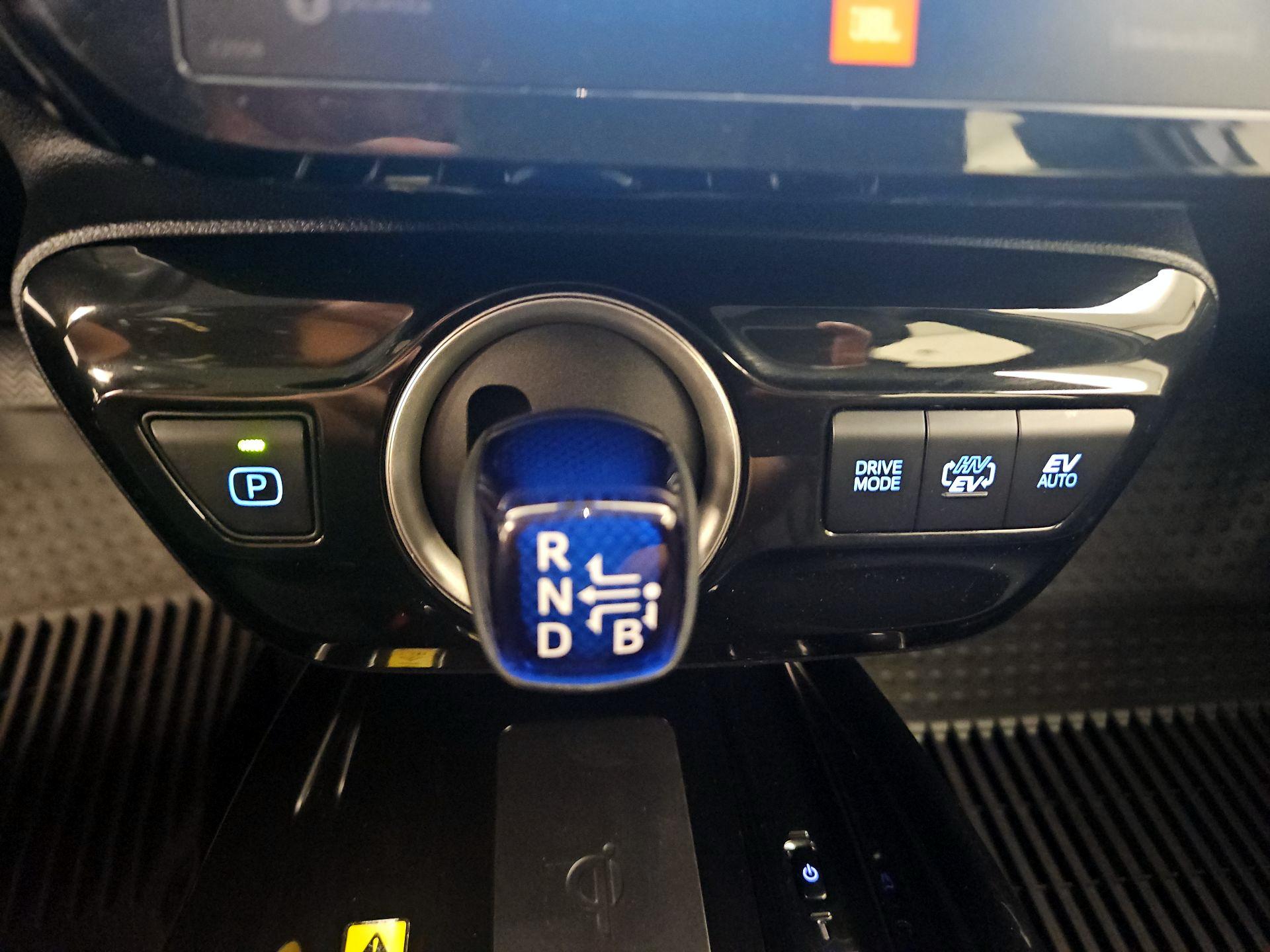 Thumbnail: 2021 Toyota Prius Prime - 18