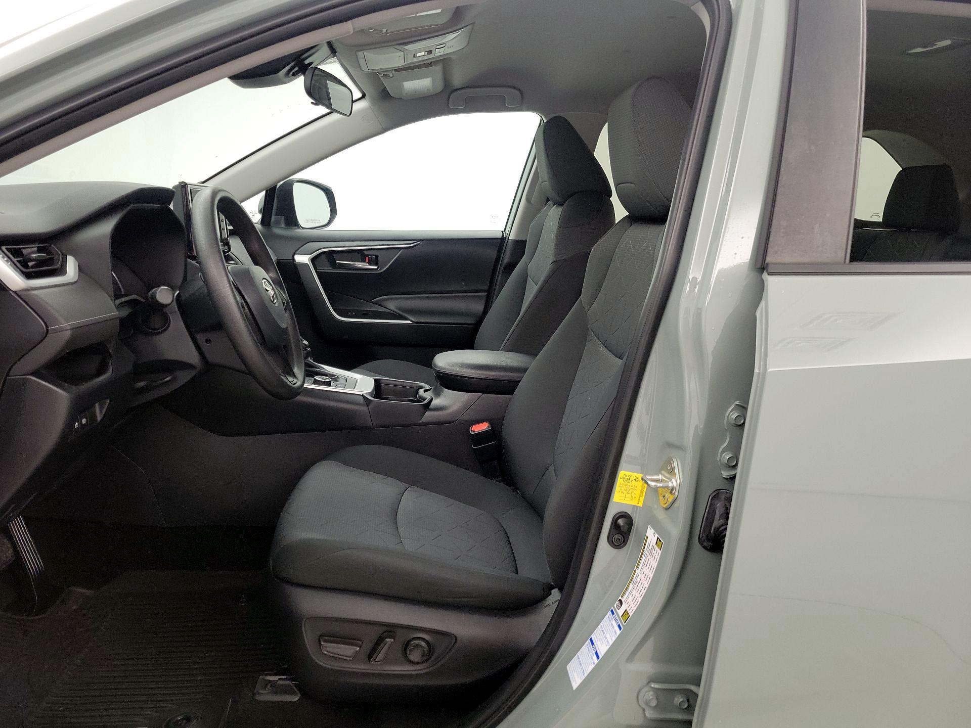 Thumbnail: 2020 Toyota RAV4 - 11