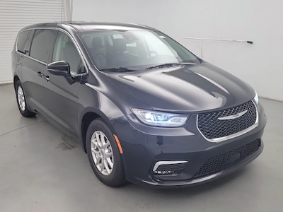 Black 2023 Chrysler Pacifica Touring L
