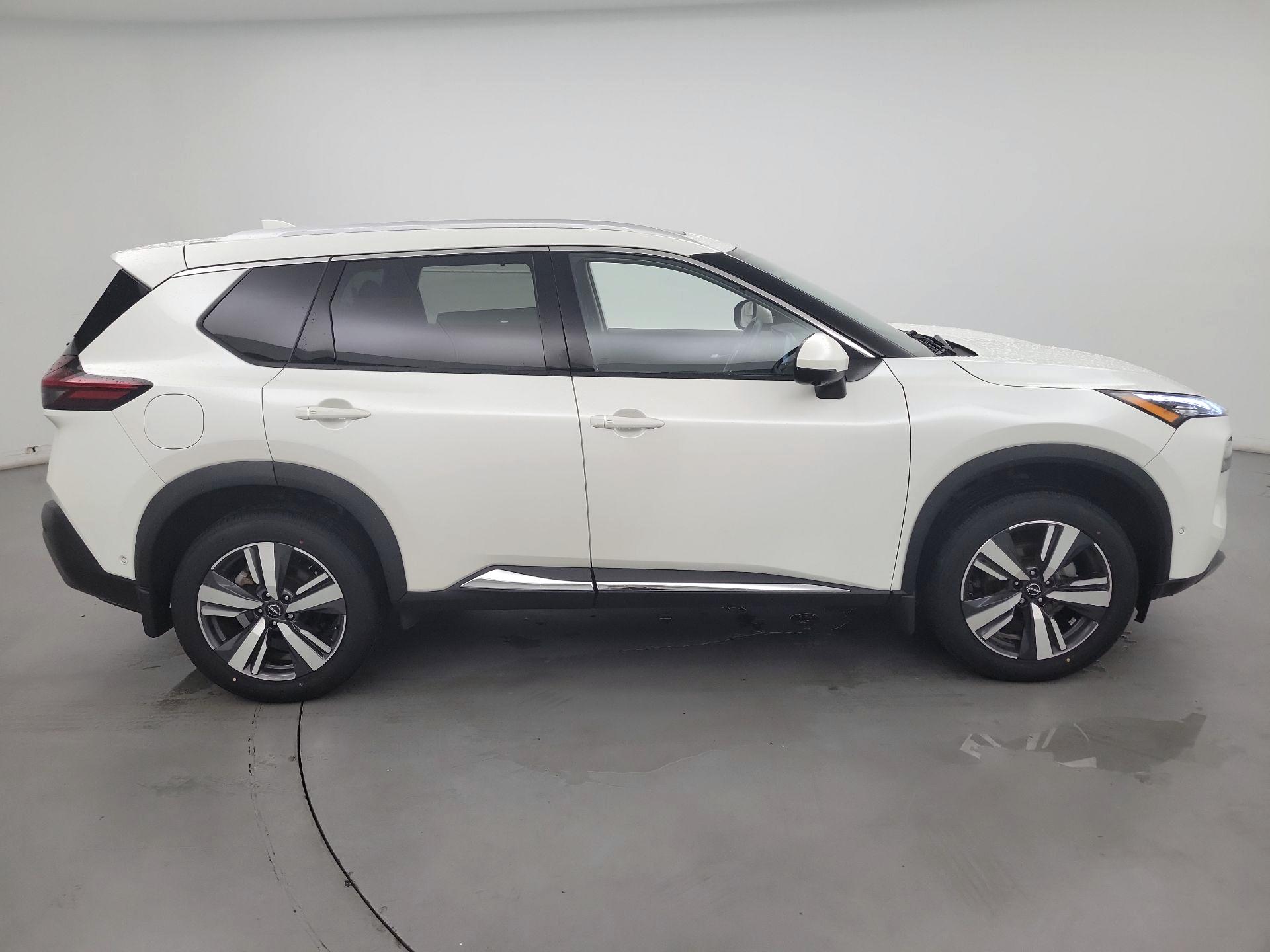Thumbnail: 2022 Nissan Rogue - 4