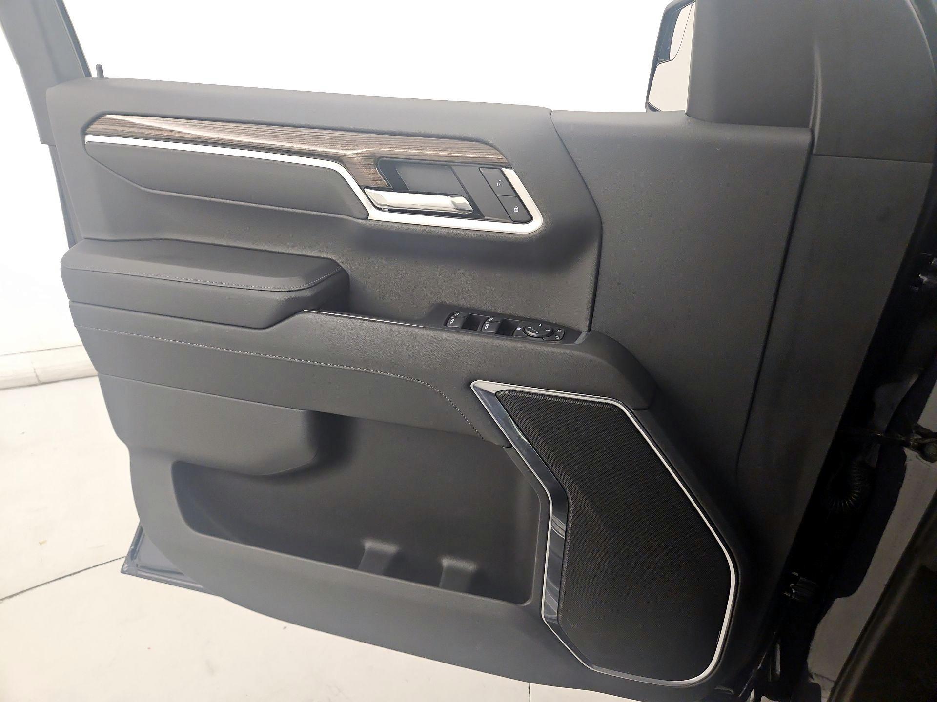 Thumbnail: 2022 Chevrolet Silverado 1500 - 12