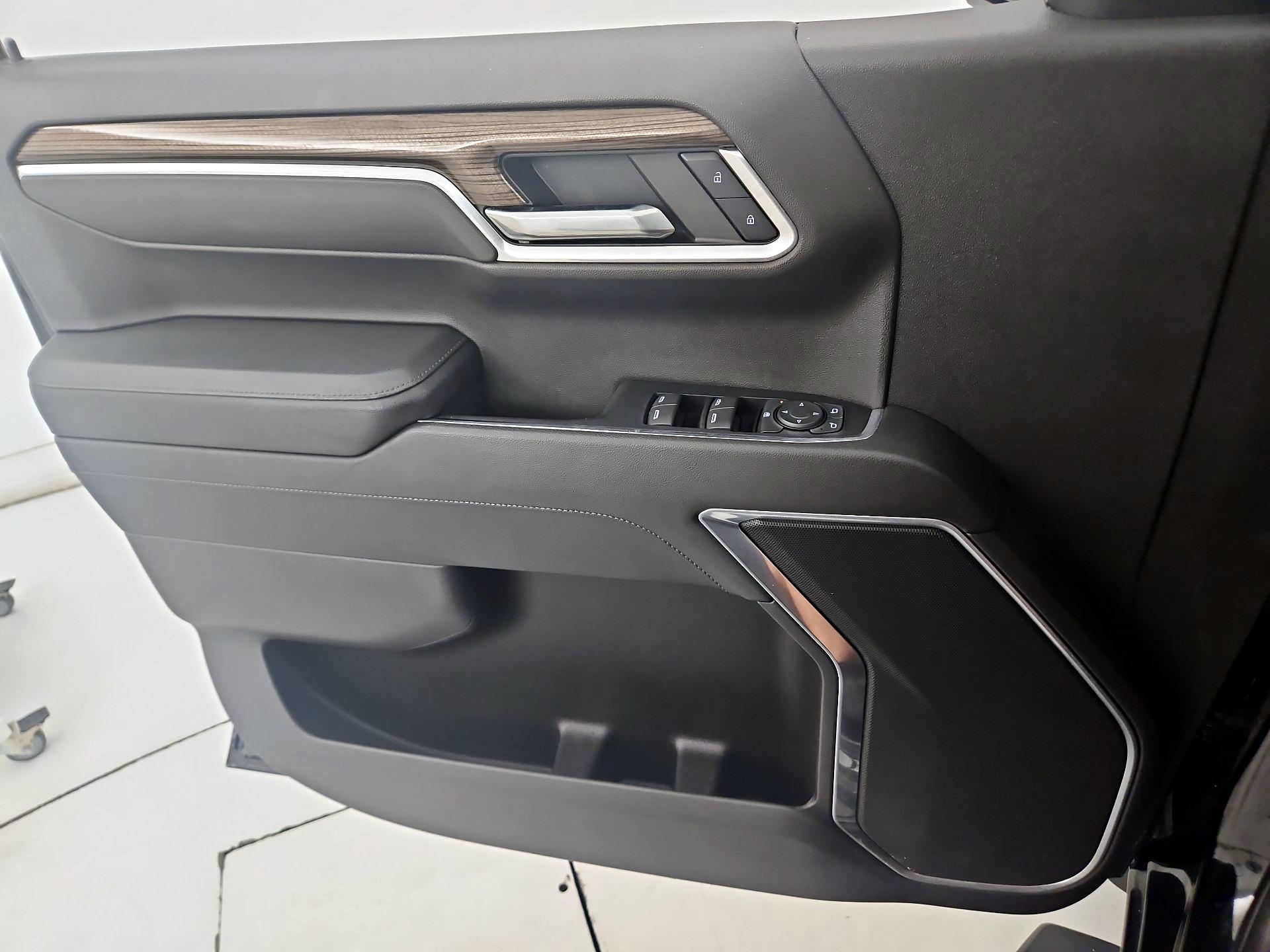 Thumbnail: 2022 Chevrolet Silverado 1500 - 12