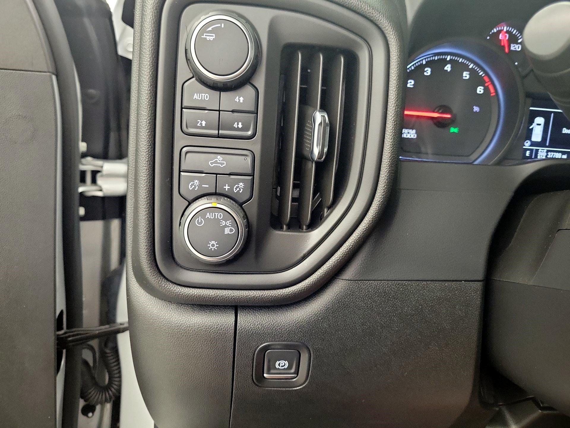 Thumbnail: 2021 Chevrolet Silverado 1500 - 11