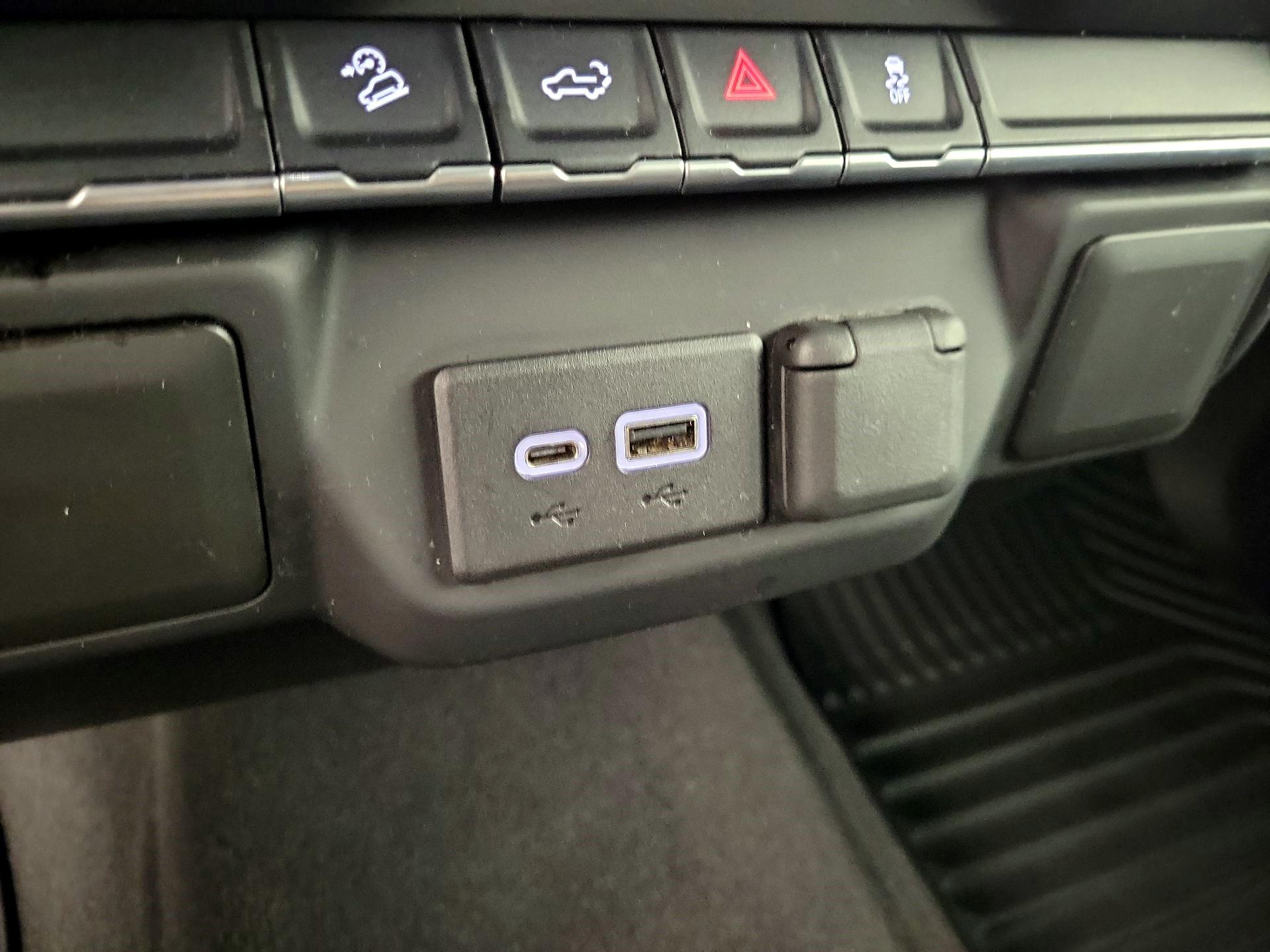 Thumbnail: 2021 Chevrolet Silverado 1500 - 16