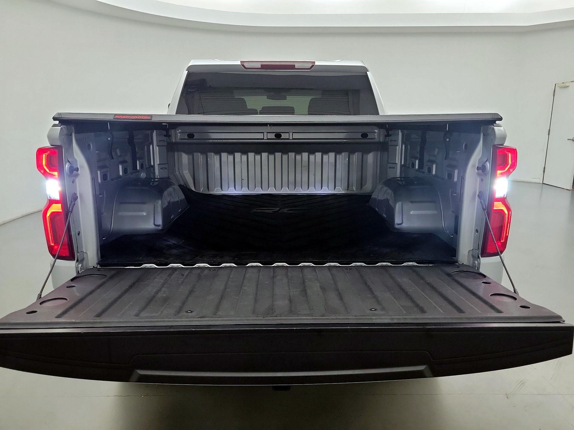 Thumbnail: 2021 Chevrolet Silverado 1500 - 18