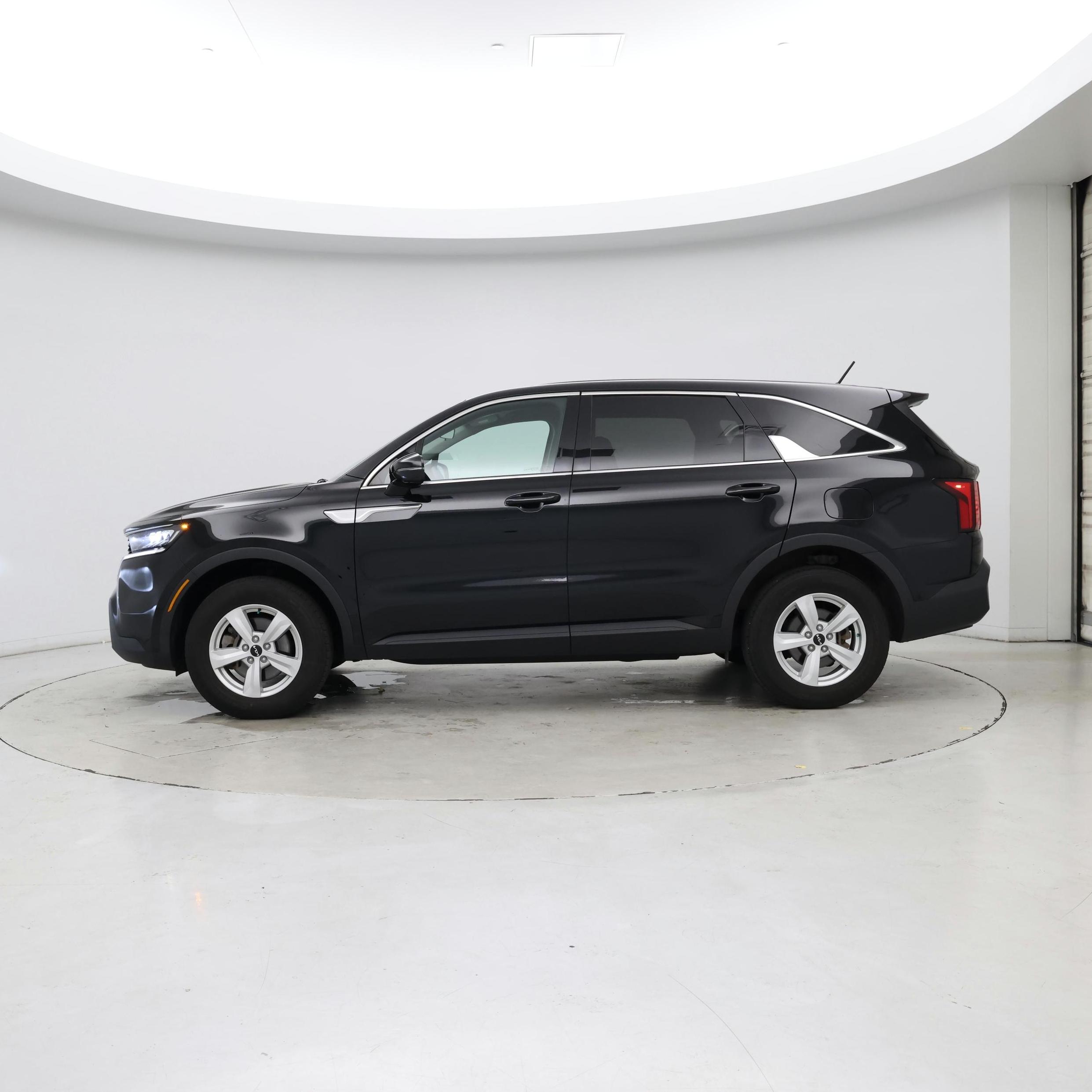 Thumbnail: 2022 Kia Sorento - 3