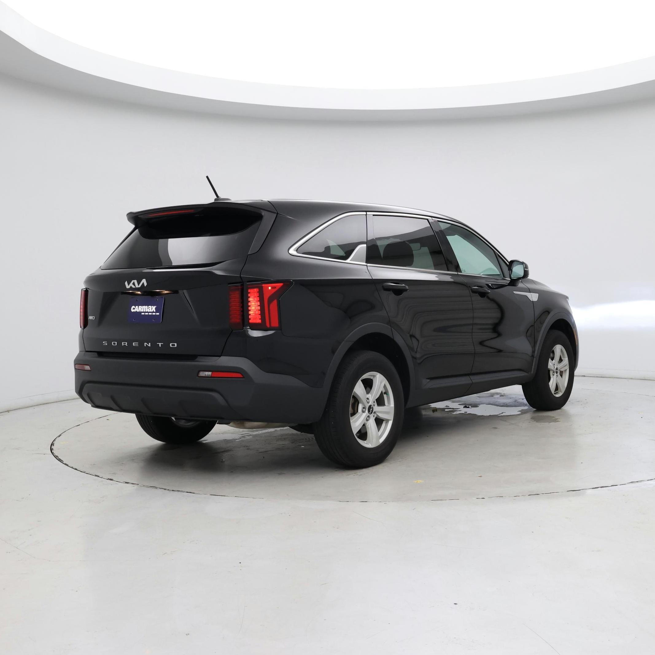 Thumbnail: 2022 Kia Sorento - 8