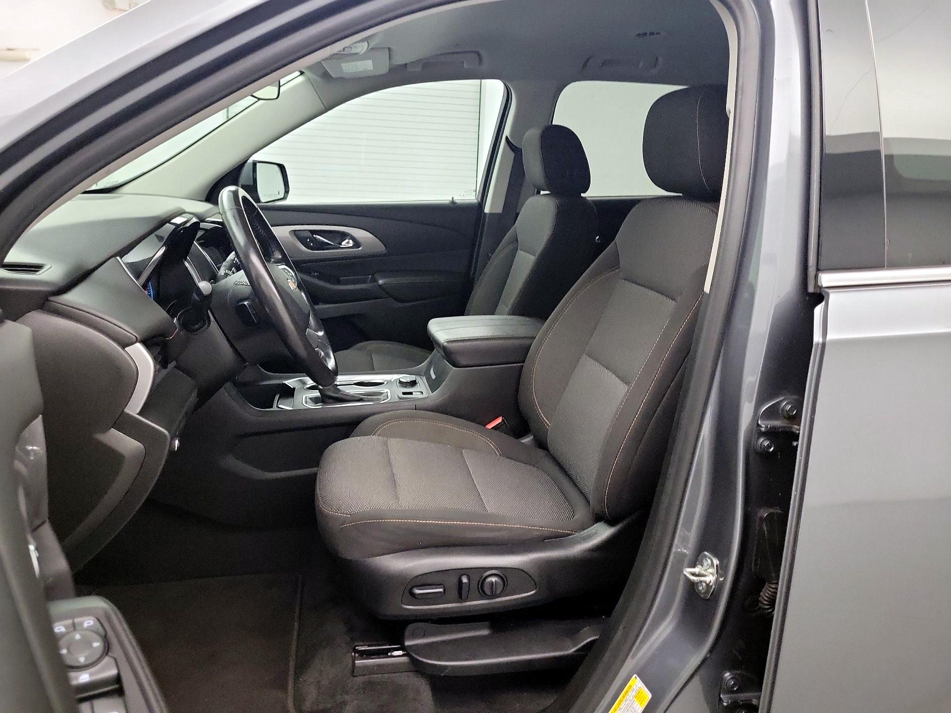 Thumbnail: 2020 Chevrolet Traverse - 11