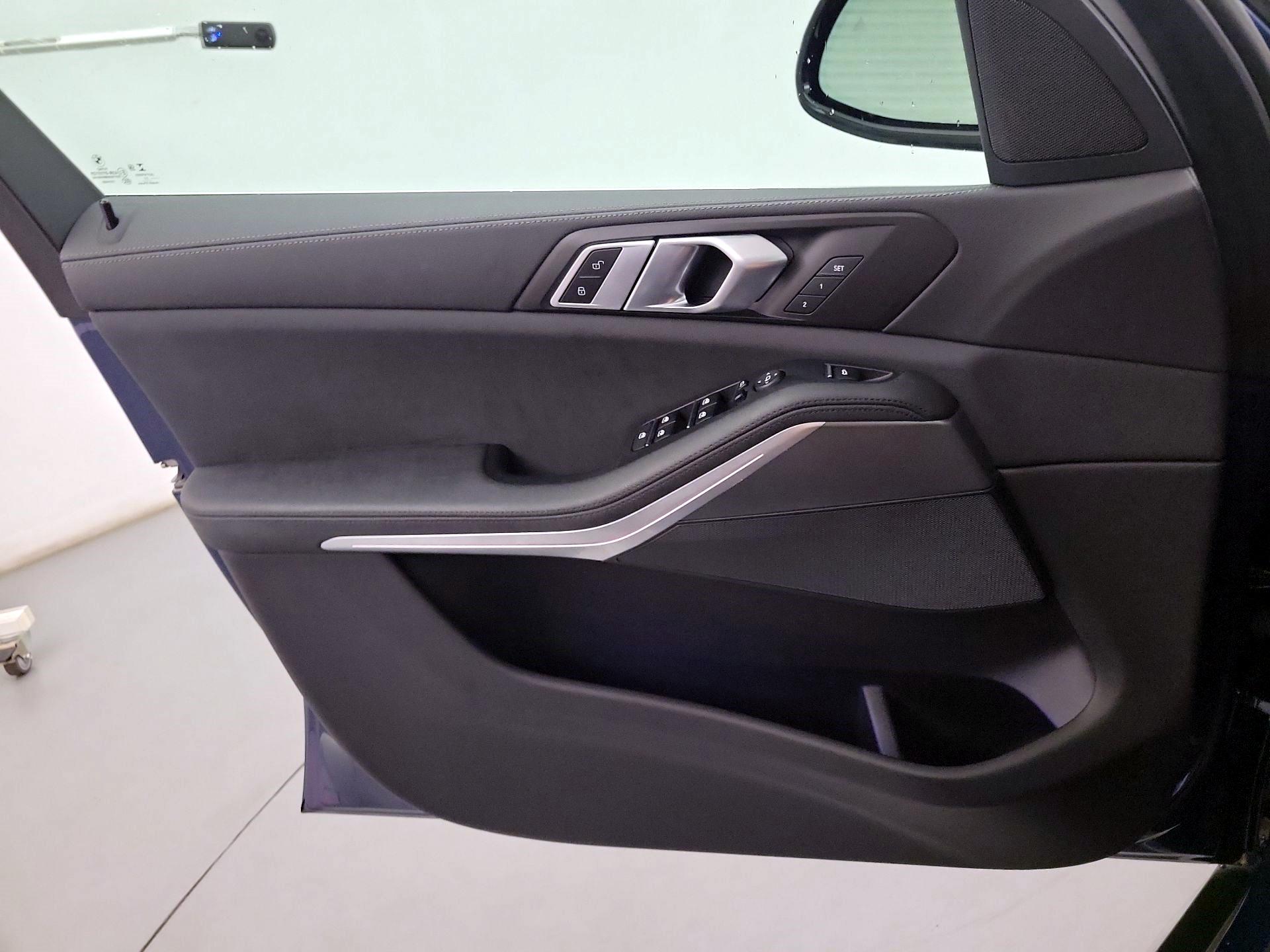 Thumbnail: 2021 BMW X5 - 10