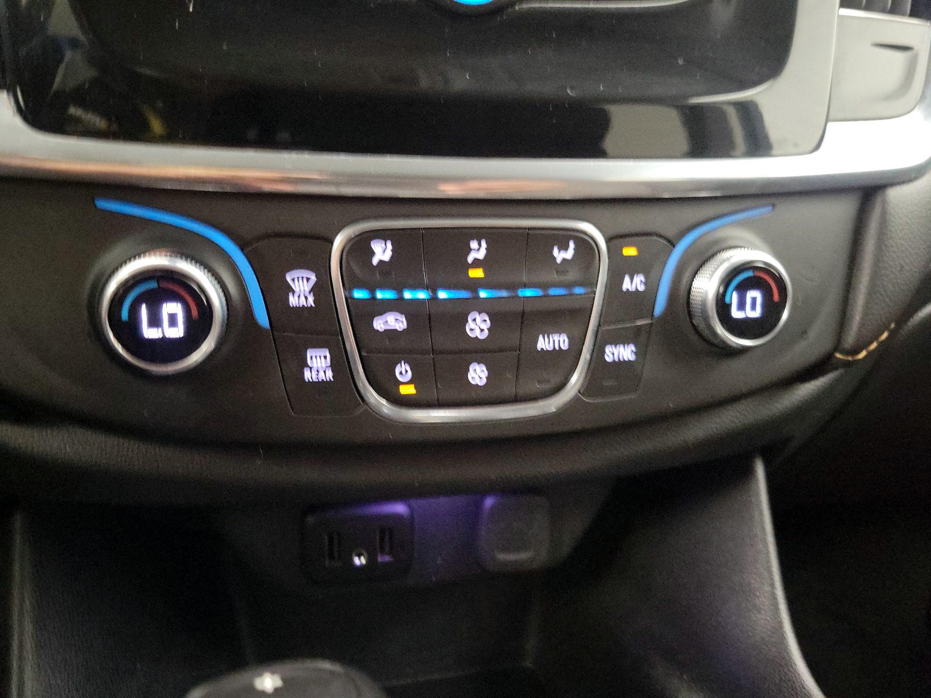 Thumbnail: 2020 Chevrolet Traverse - 16