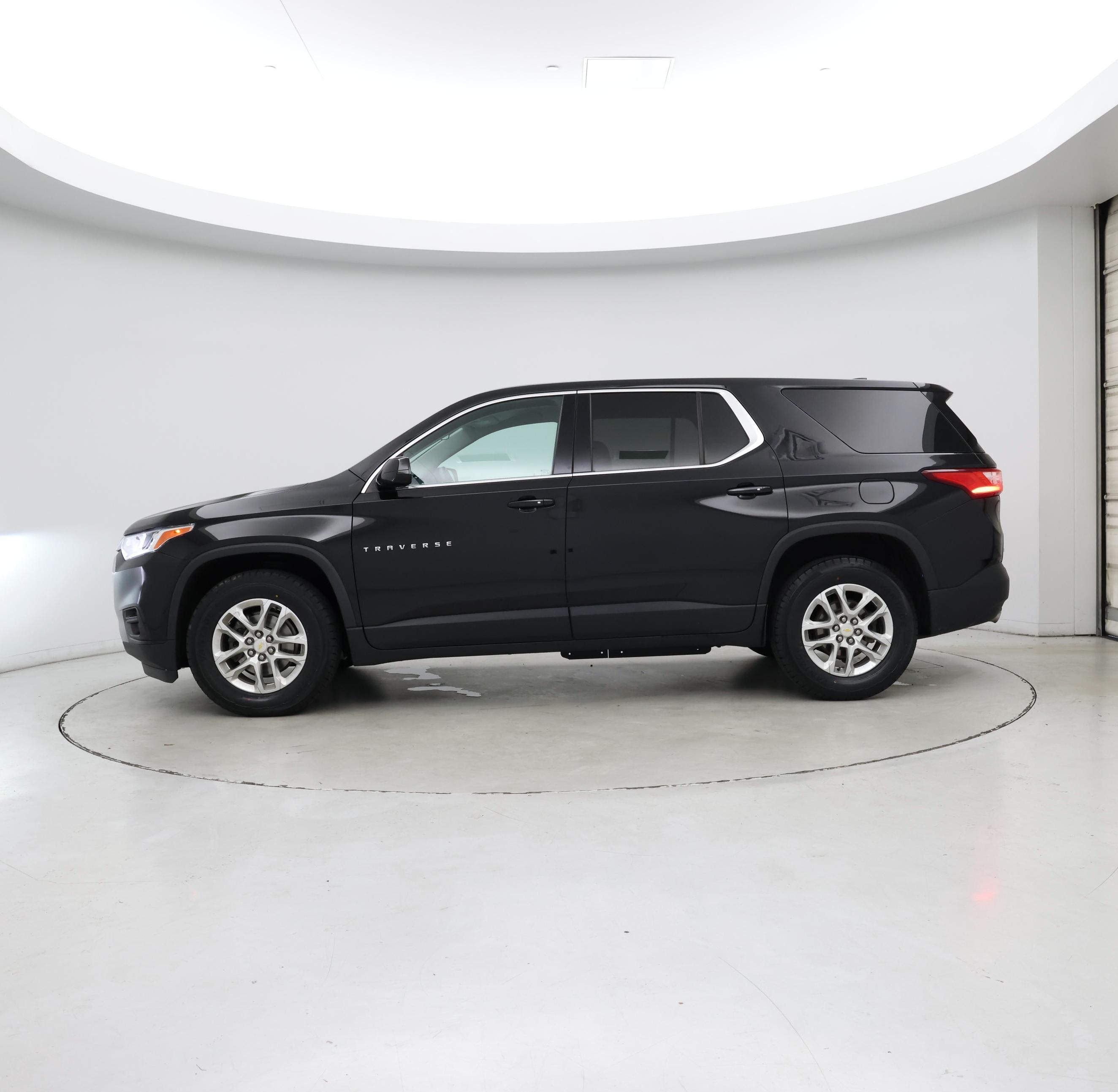 Thumbnail: 2020 Chevrolet Traverse - 3