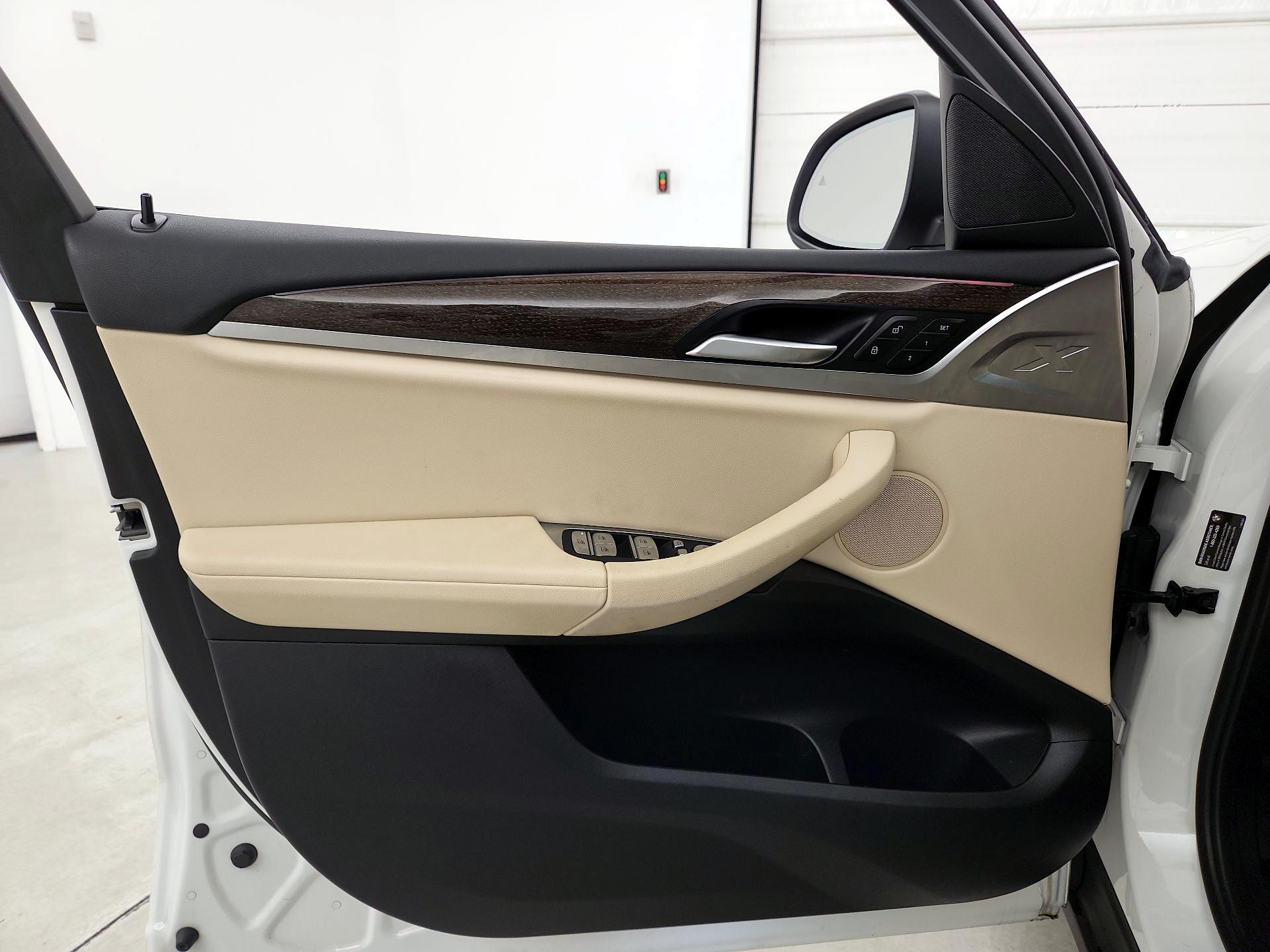 Thumbnail: 2022 BMW X4 - 12