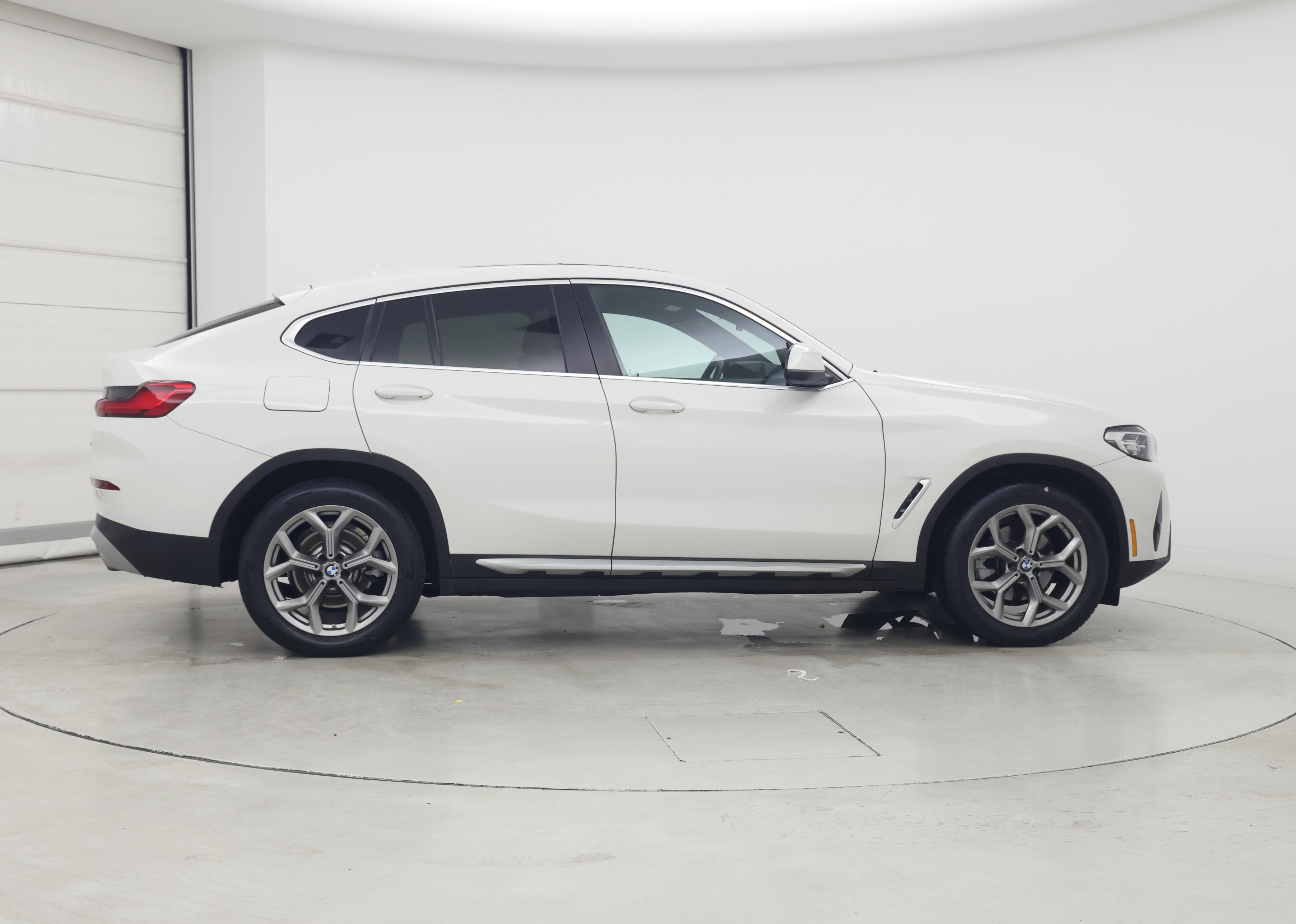 Thumbnail: 2022 BMW X4 - 7