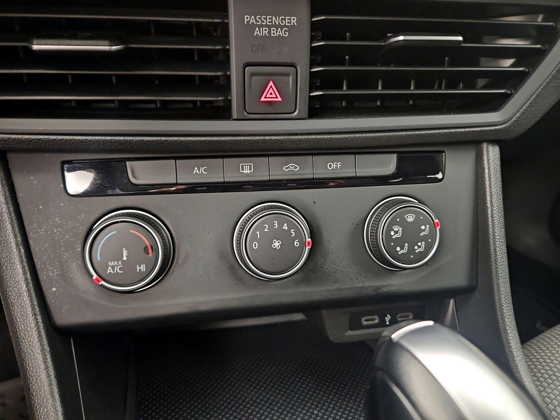 Thumbnail: 2021 Volkswagen Jetta - 16
