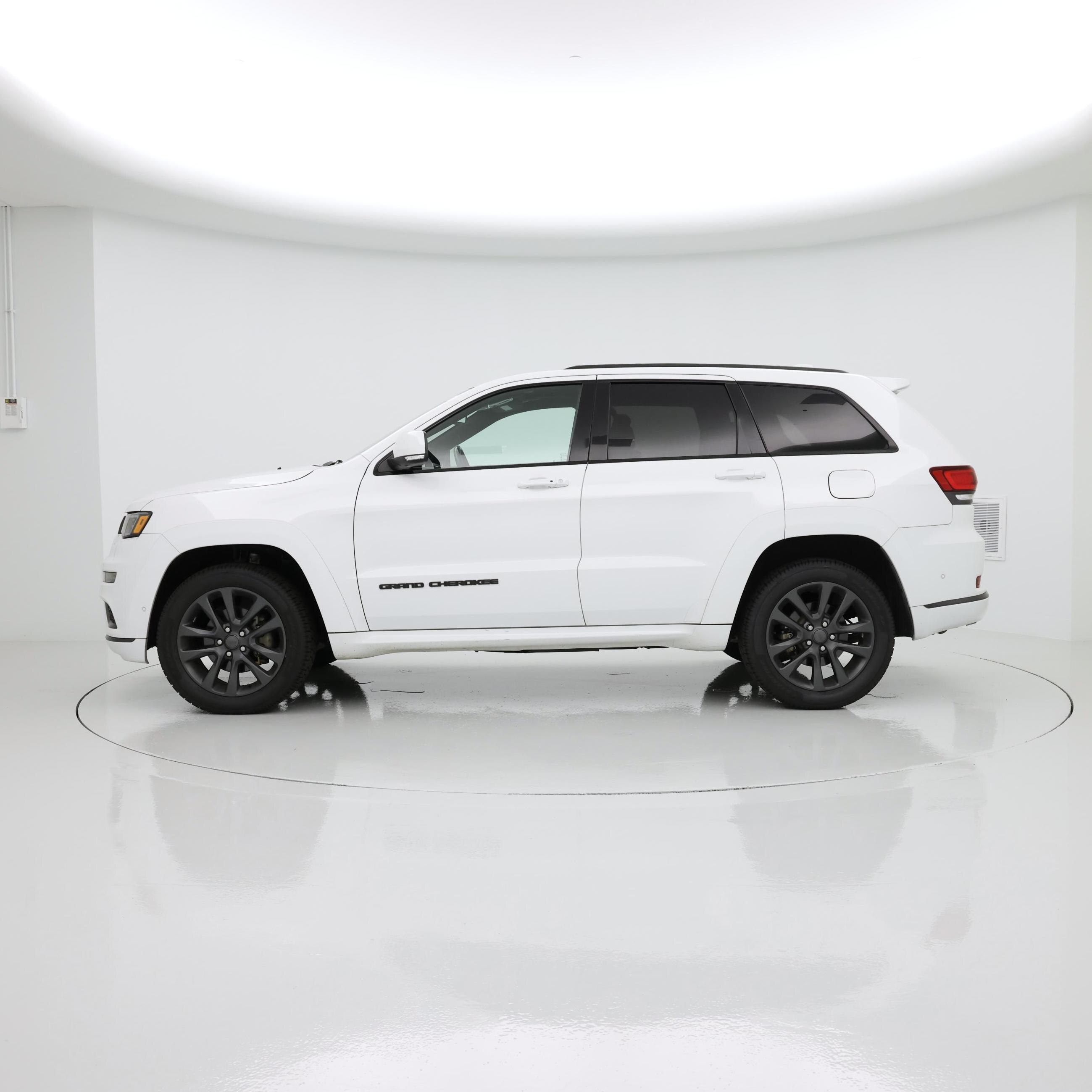 Thumbnail: 2018 Jeep Grand Cherokee - 3