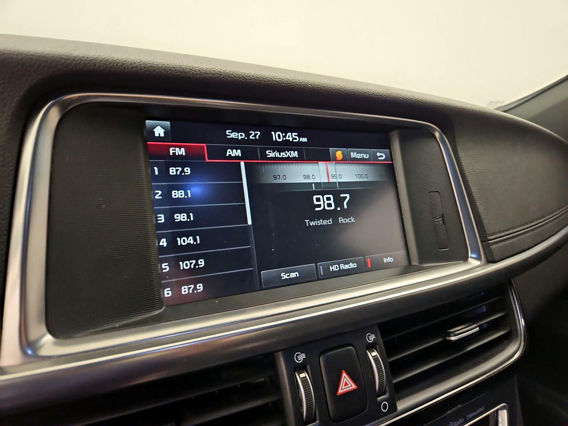 Thumbnail: 2016 Kia Optima - 16