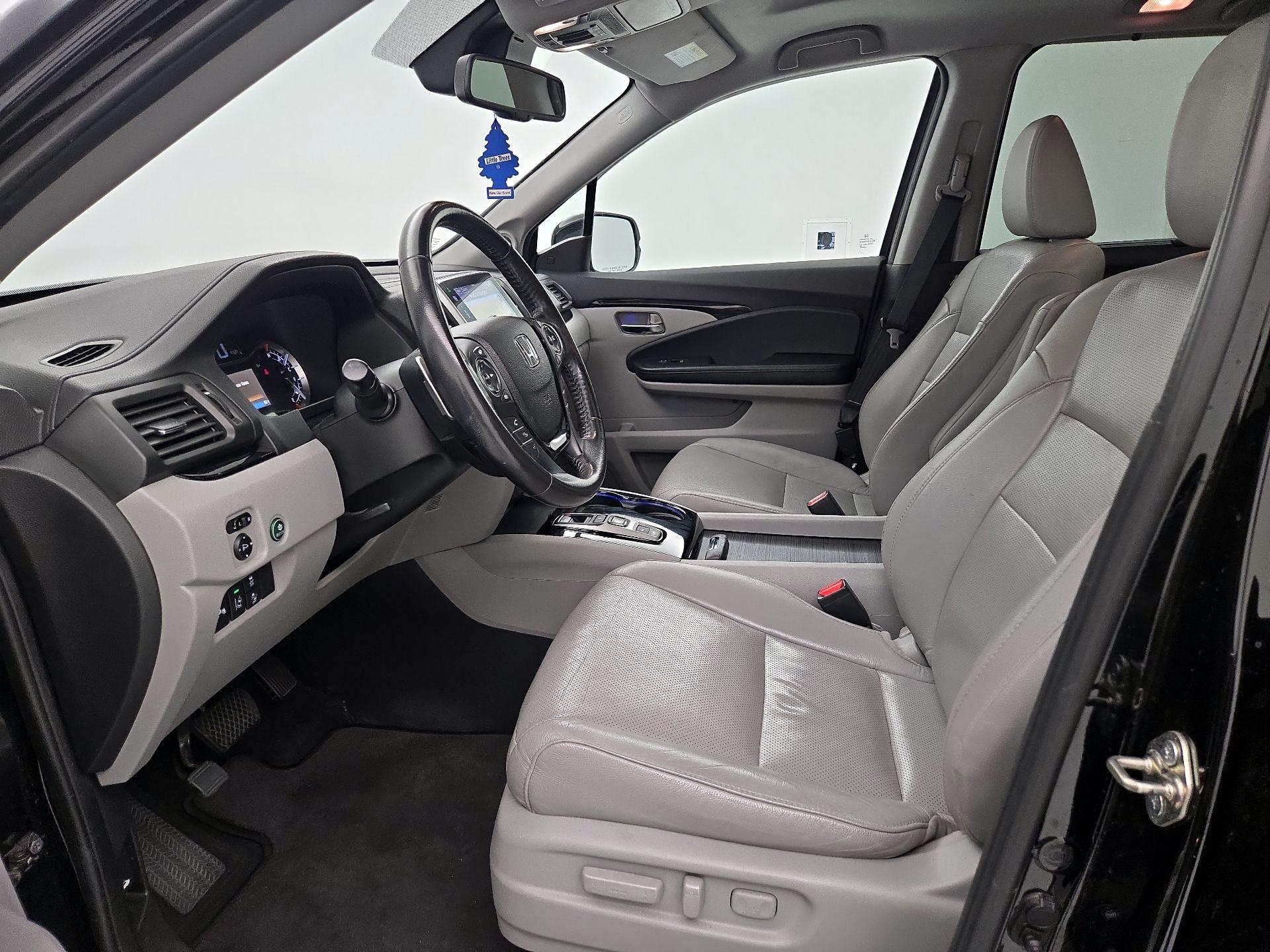 Thumbnail: 2016 Honda Pilot - 11