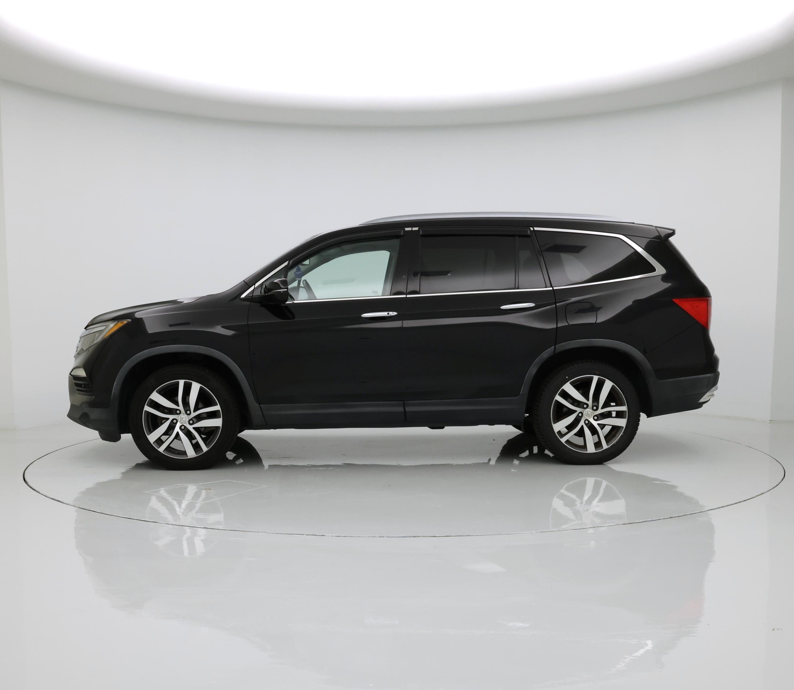 Thumbnail: 2016 Honda Pilot - 3