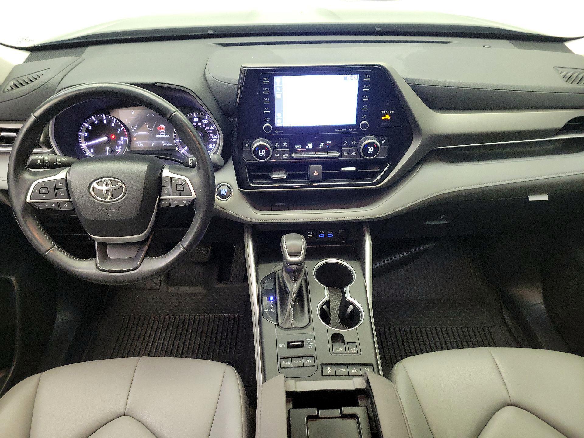 Thumbnail: 2022 Toyota Highlander - 9
