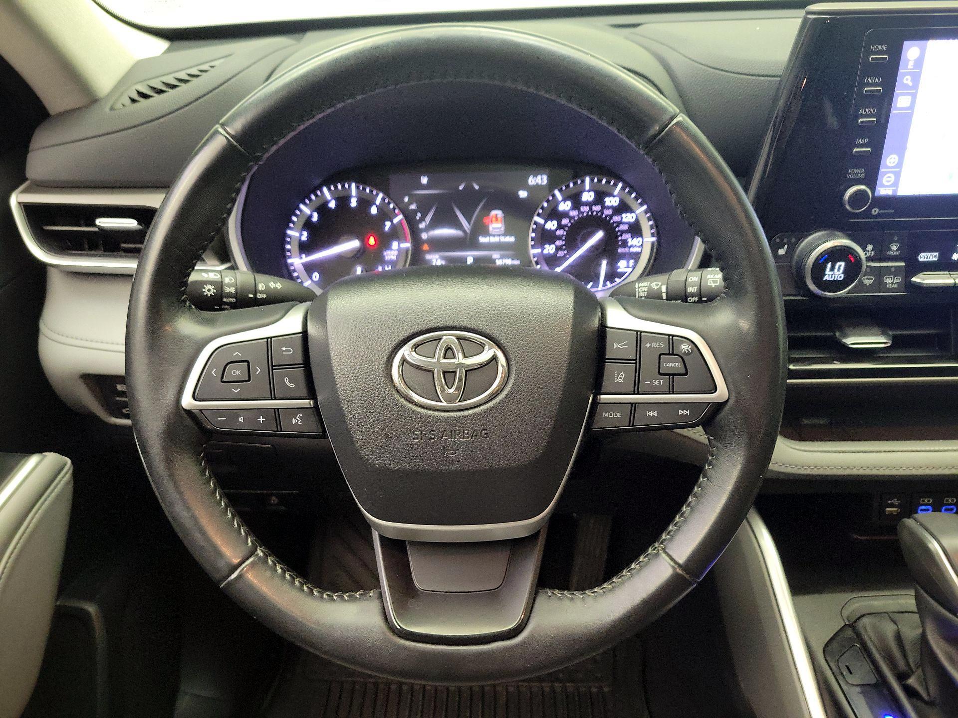 Thumbnail: 2022 Toyota Highlander - 10