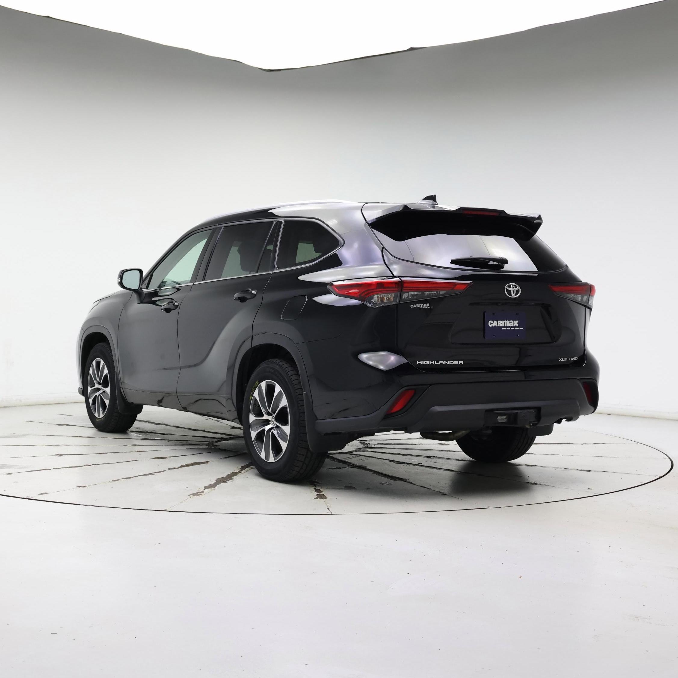 Thumbnail: 2022 Toyota Highlander - 2