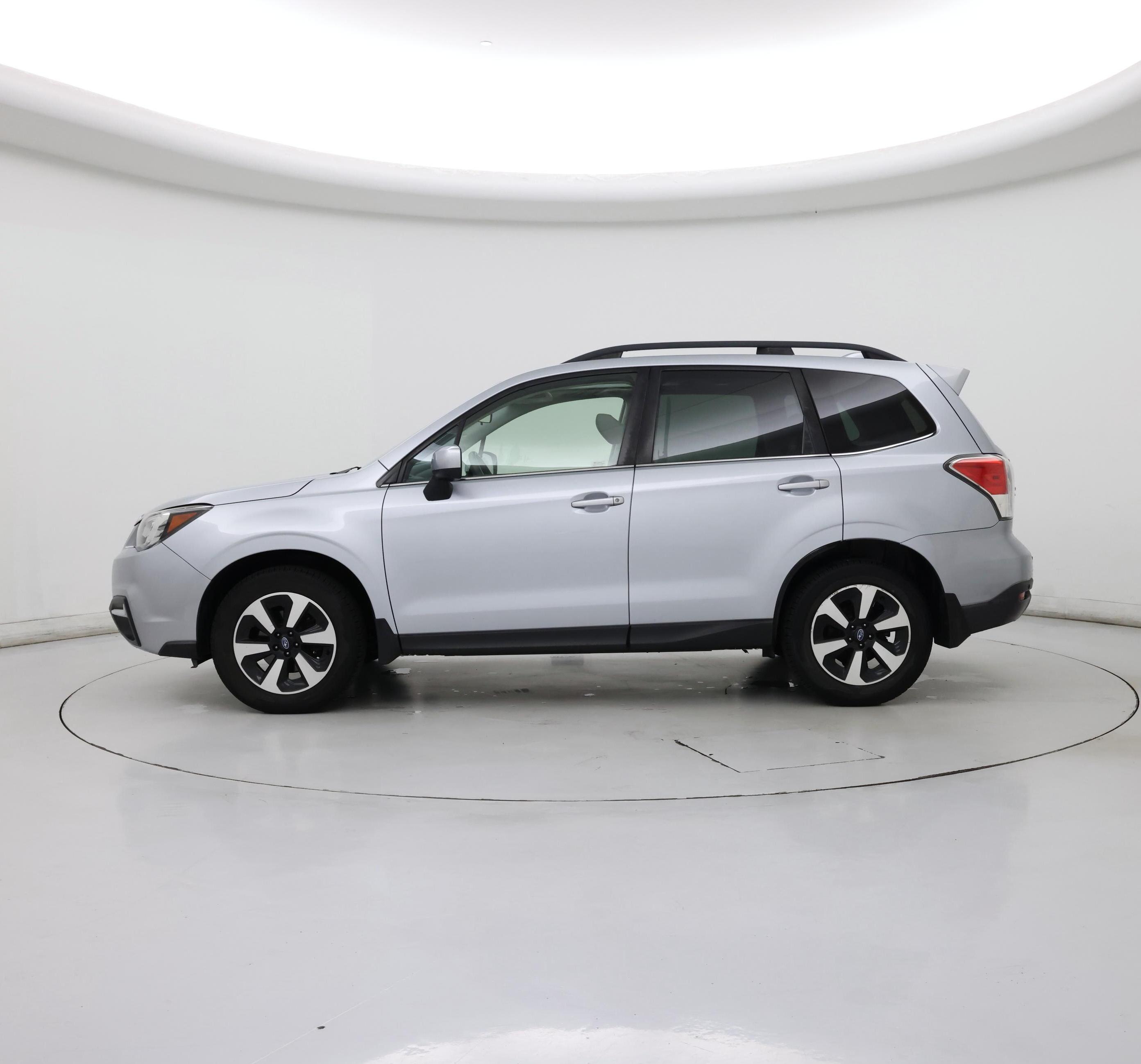 Thumbnail: 2018 Subaru Forester - 3